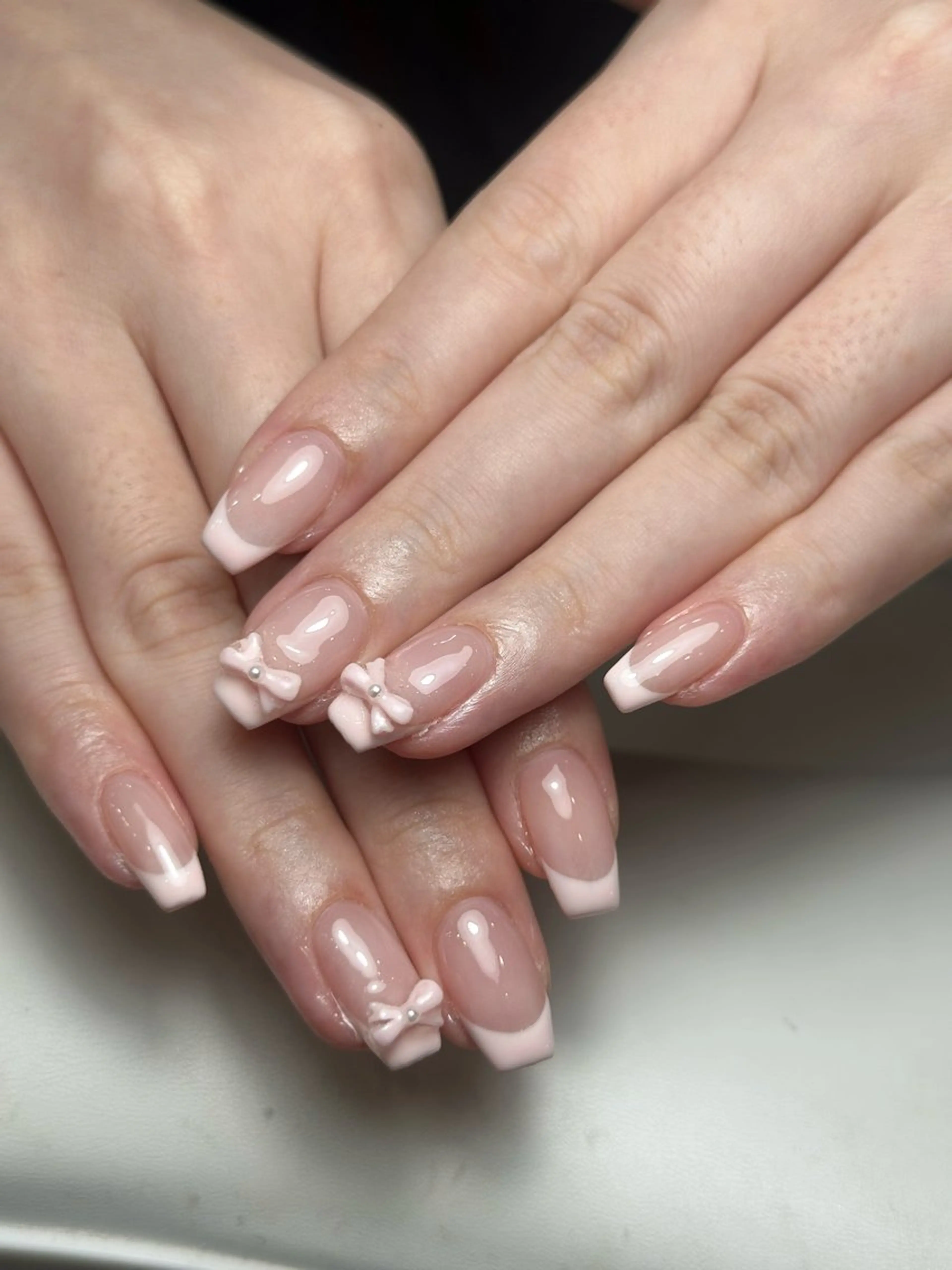 ネイル フレンチネイル グラデーション 韓国ネイル マグネットネイル シンプルネイル ハンドネイル CoMo Nail Studio所属・CoMo Nailのネイルデザイン