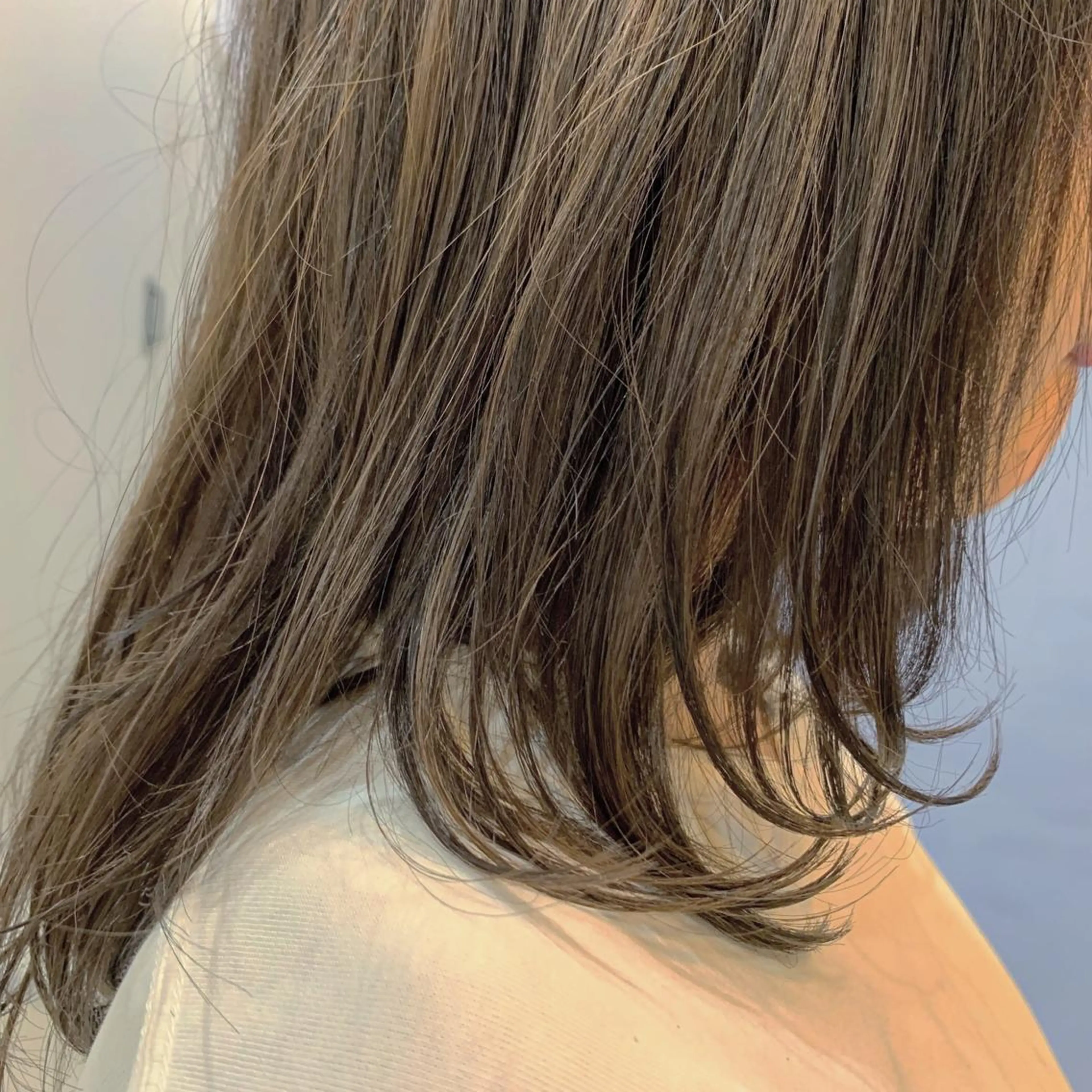 セミロング カラー アディクシーカラー シルバー ヘアカラー トリートメント 早坂 裕真のヘアスタイル