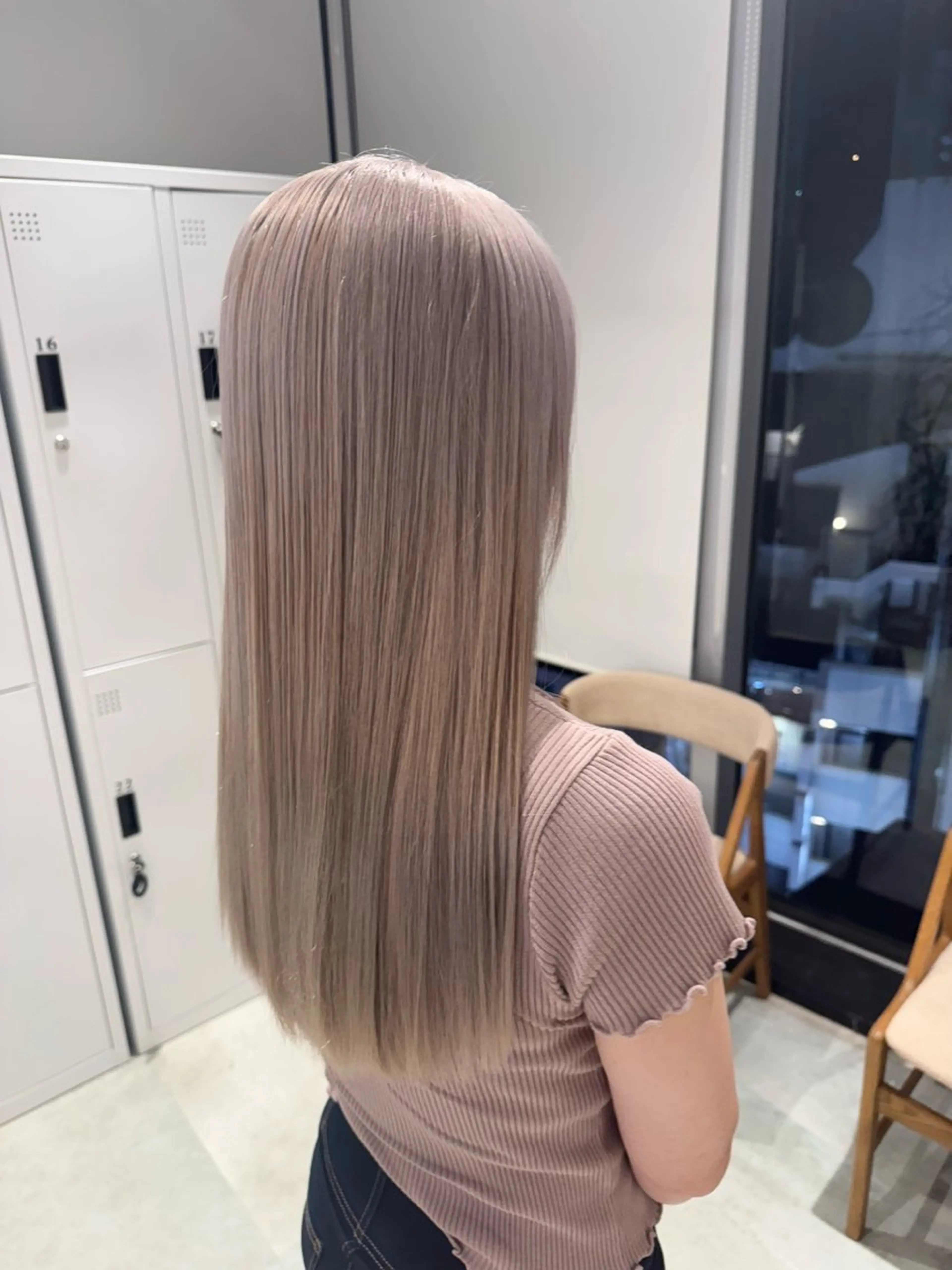 カラー ブリーチ ブロンド ホワイトブロンド カット ヘアカラー トリートメント 透明感カラー✨艶髪 制作🌱山根あゆみのヘアスタイル
