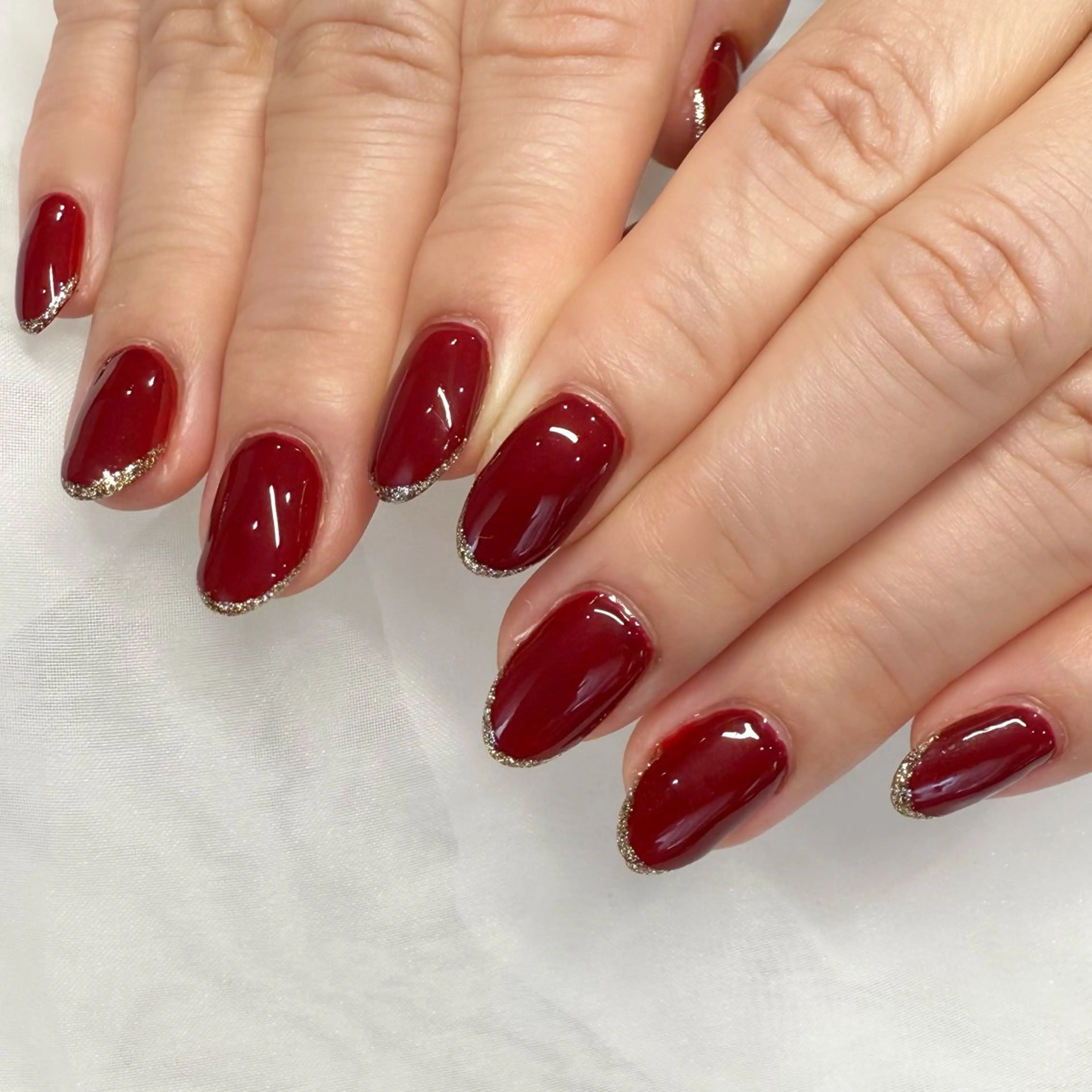 ネイル ボルドー ゴールド ハンドネイル Carina Nail所属・CarinaNail Chieのネイルデザイン