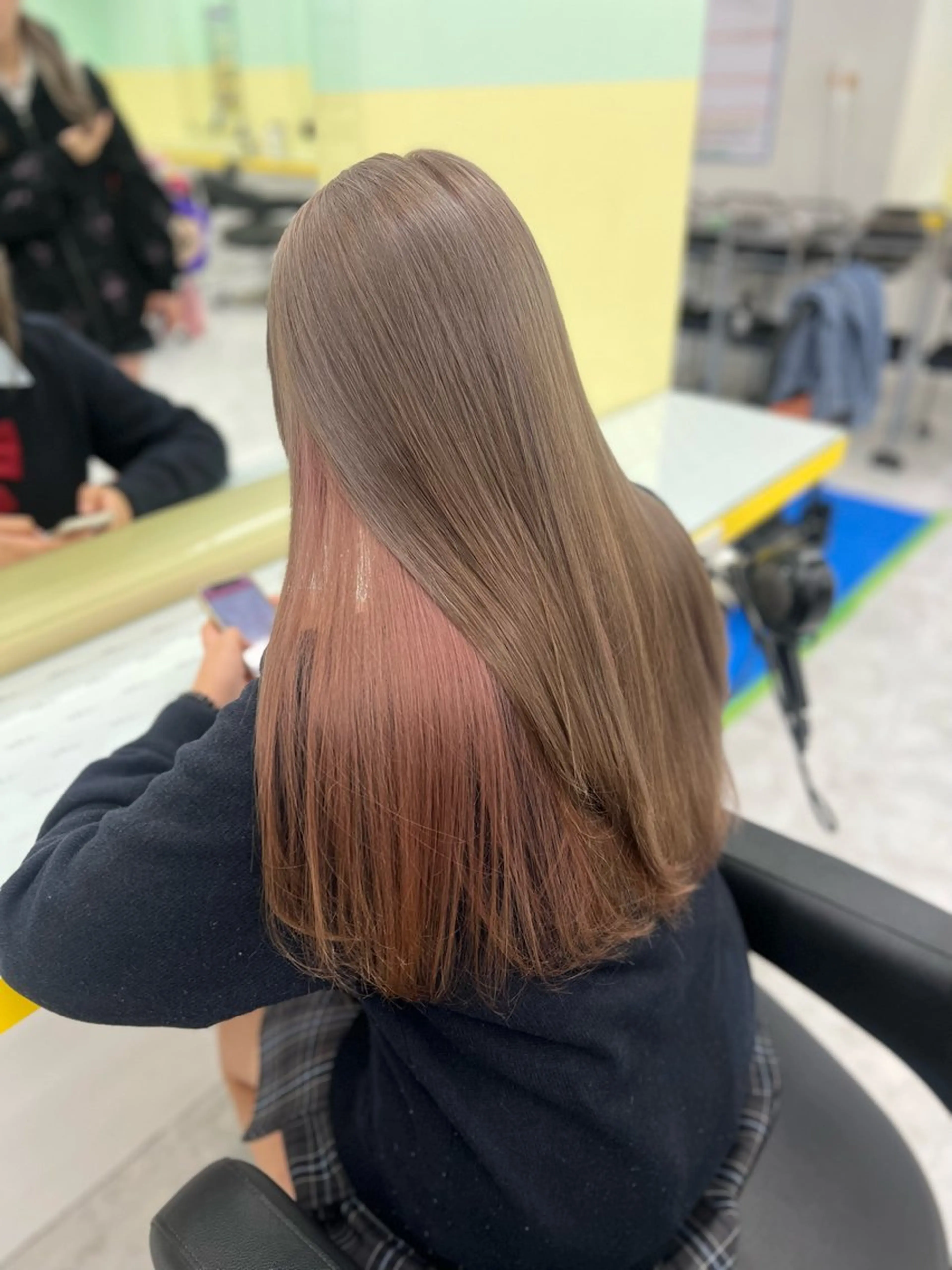 ロング カラー カット ヘアカラー トリートメント ヘッドスパ ヘアセット ハイトーンカラー 🦄レイヤーカットのヘアスタイル