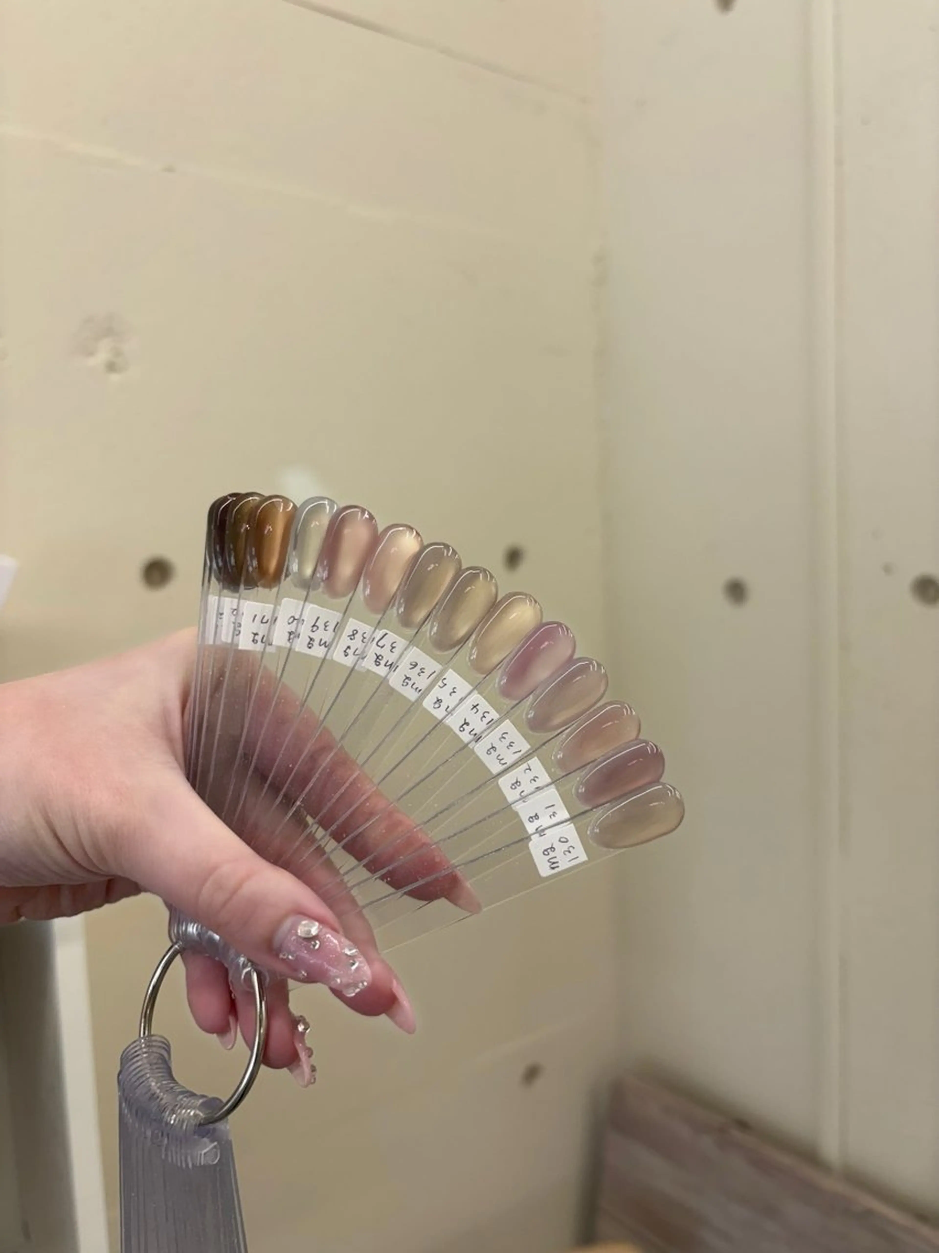 【オフなし】マグネットネイル🐇の写真