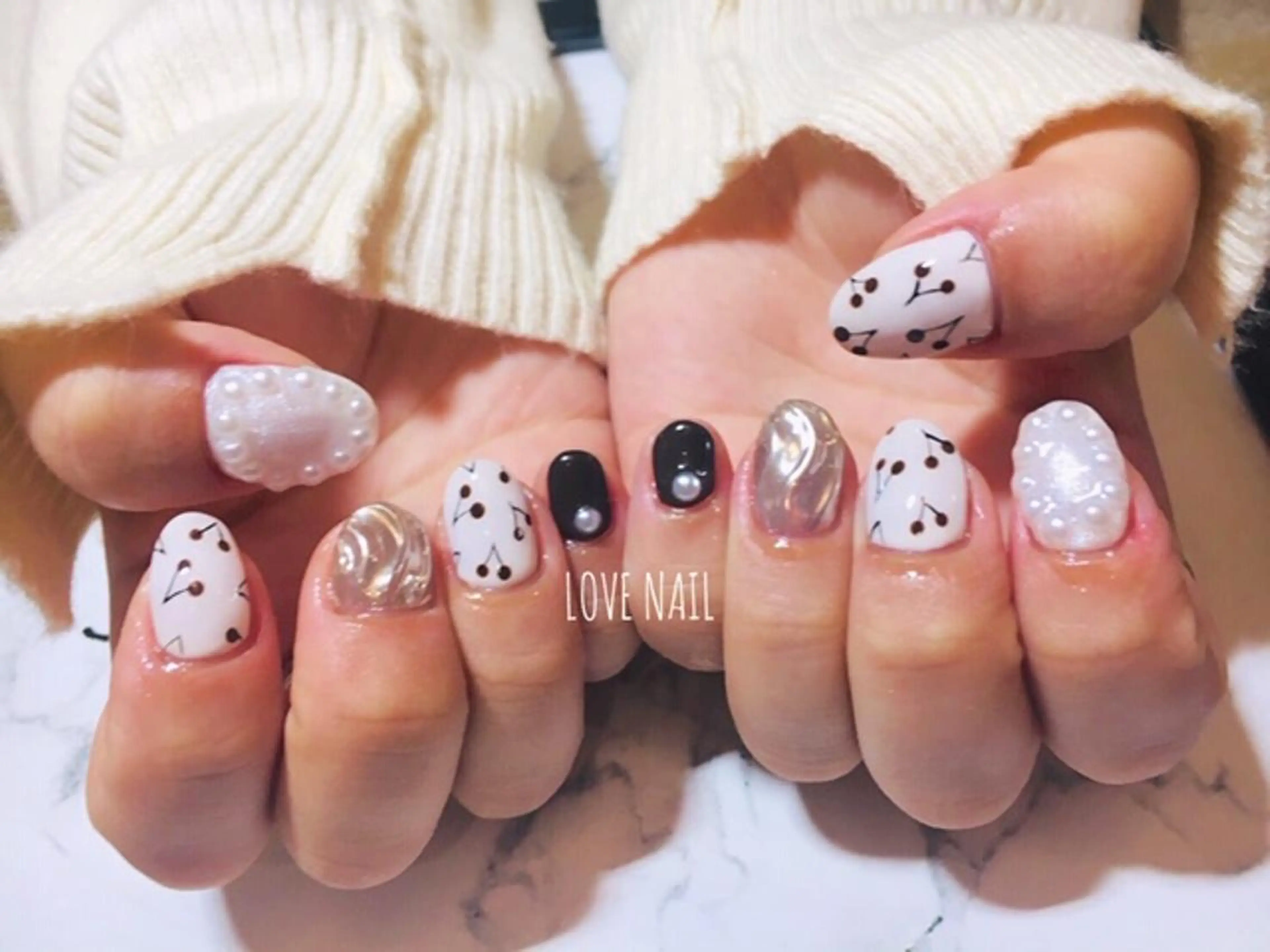 ネイル ハンドネイル LOVE NAIL 💕Sonoのネイルデザイン