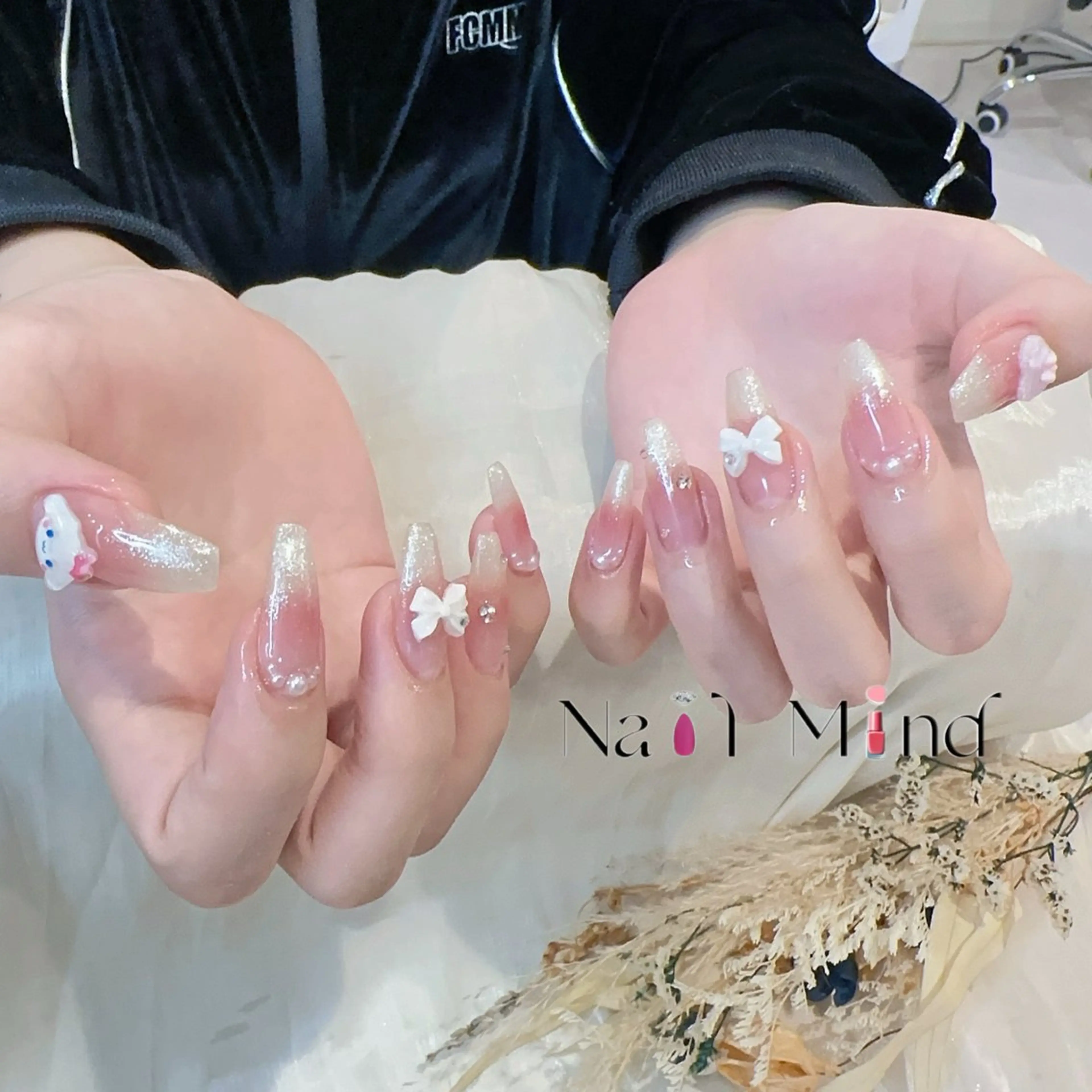 ネイル チークネイル ジェルネイル グラデーション キラキラネイル 韓国ネイル ハンドネイル Nail Mind (NaONail）のネイルデザイン