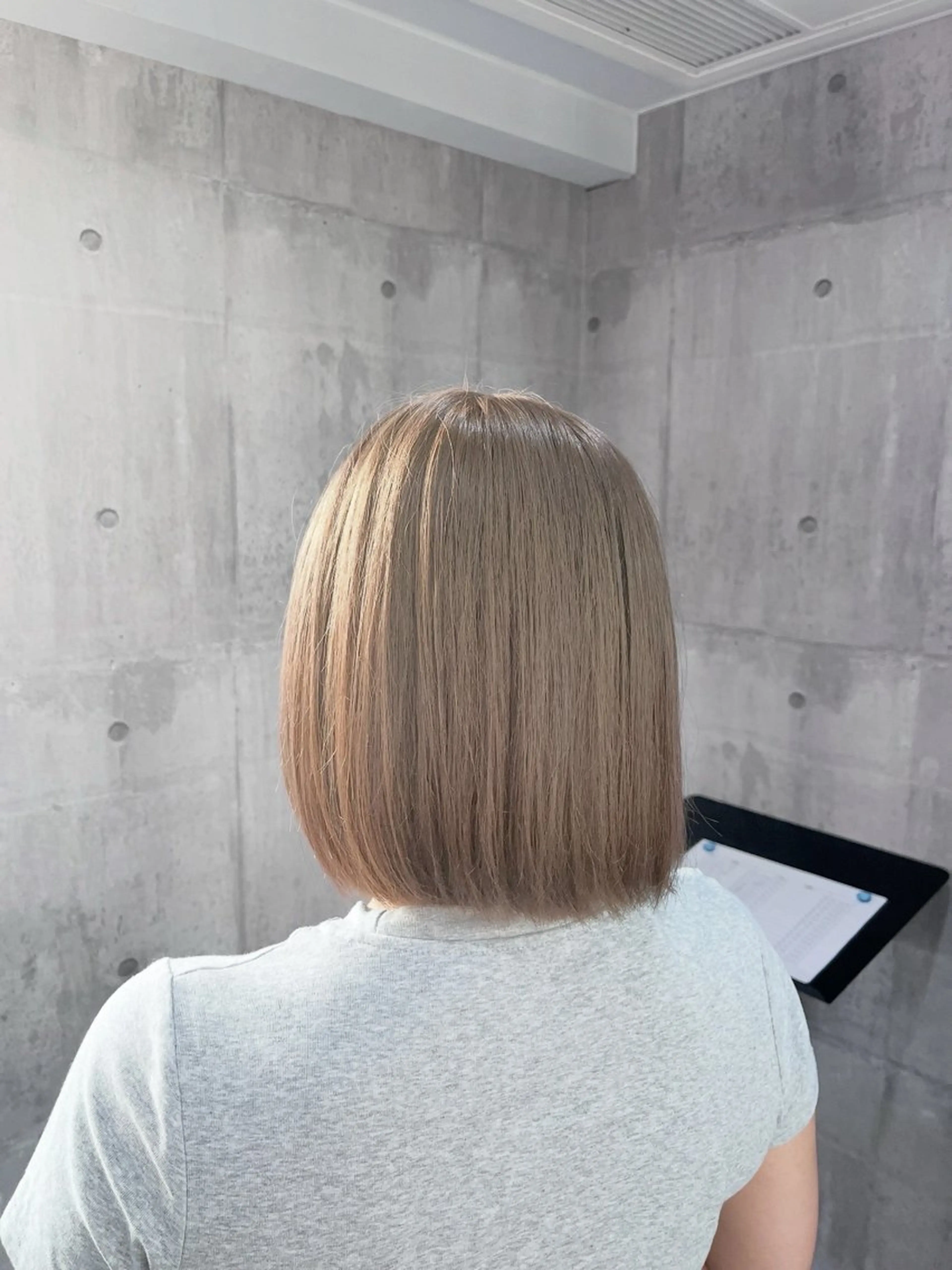 ミディアム アッシュ ミストバング パープルカラー イエローカラー ハイライト ヘアカラー トリートメント hayato🌟/ やわらかハイトーンのヘアスタイル