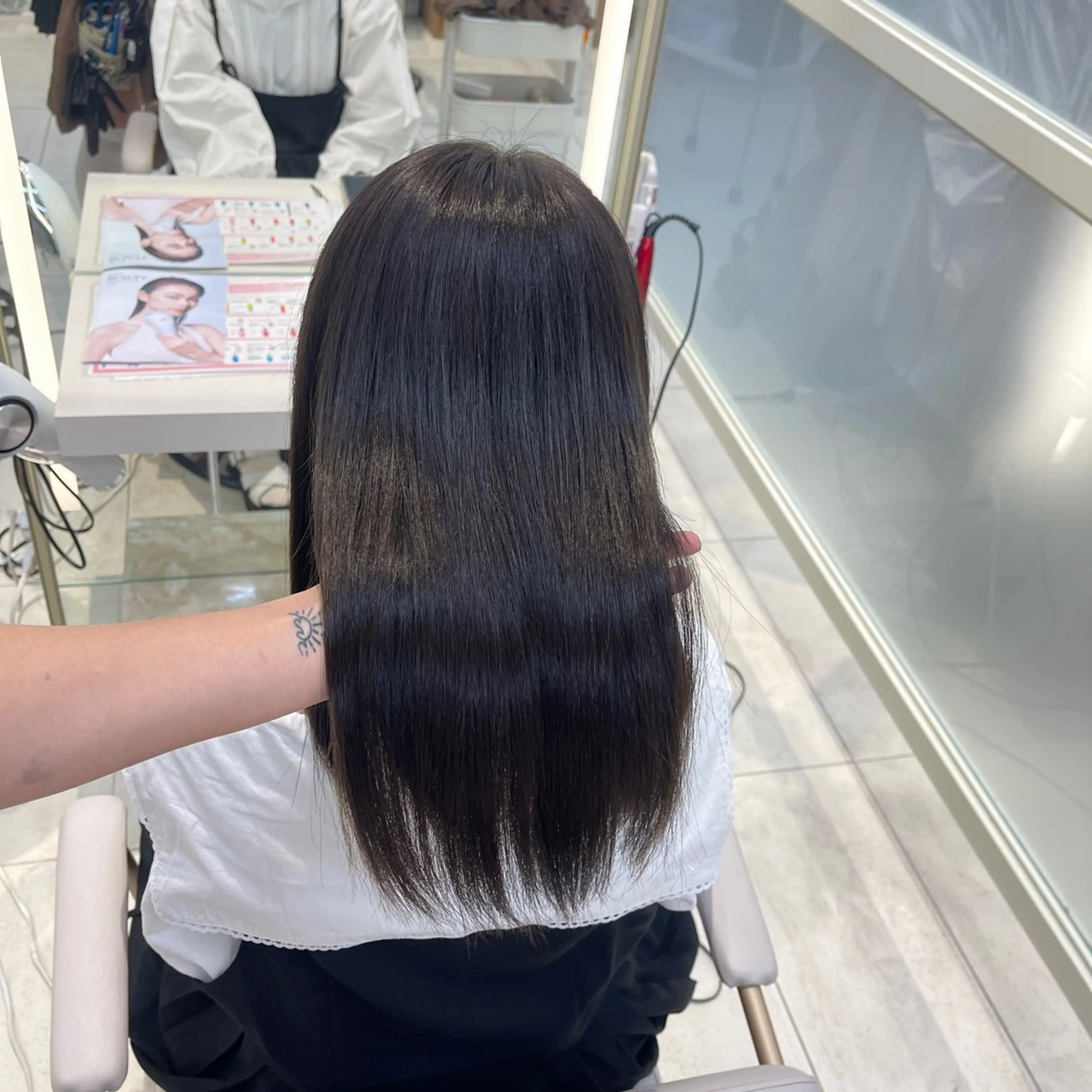 セミロング カラー Hina🩵ツヤ髪 透明感カラー🩵のヘアスタイル
