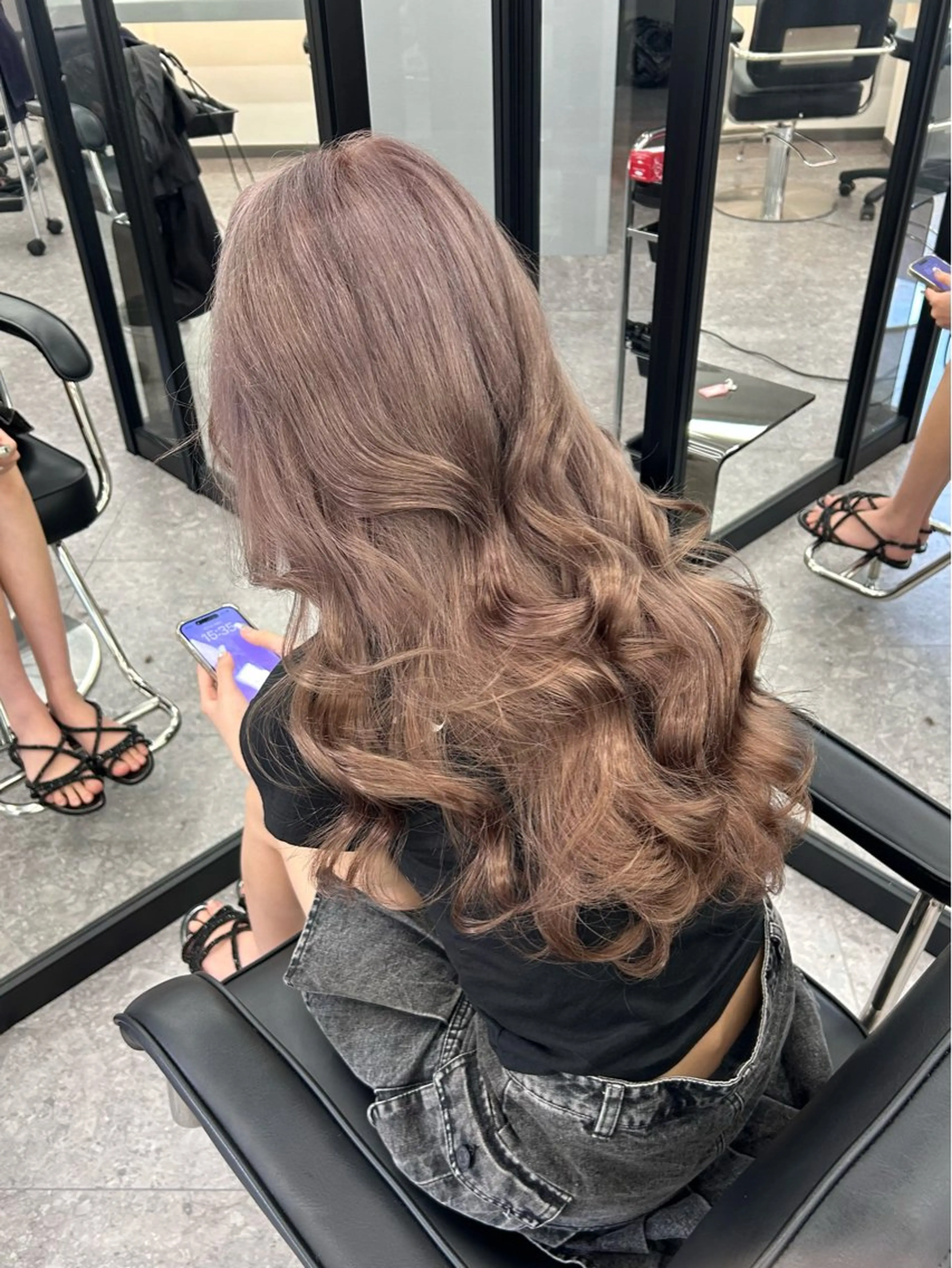 ロング カラー ブリーチ レイヤーカット カット ヘアカラー LANDS所属・nanaka 🤍韓国ワンホンヘアのヘアスタイル