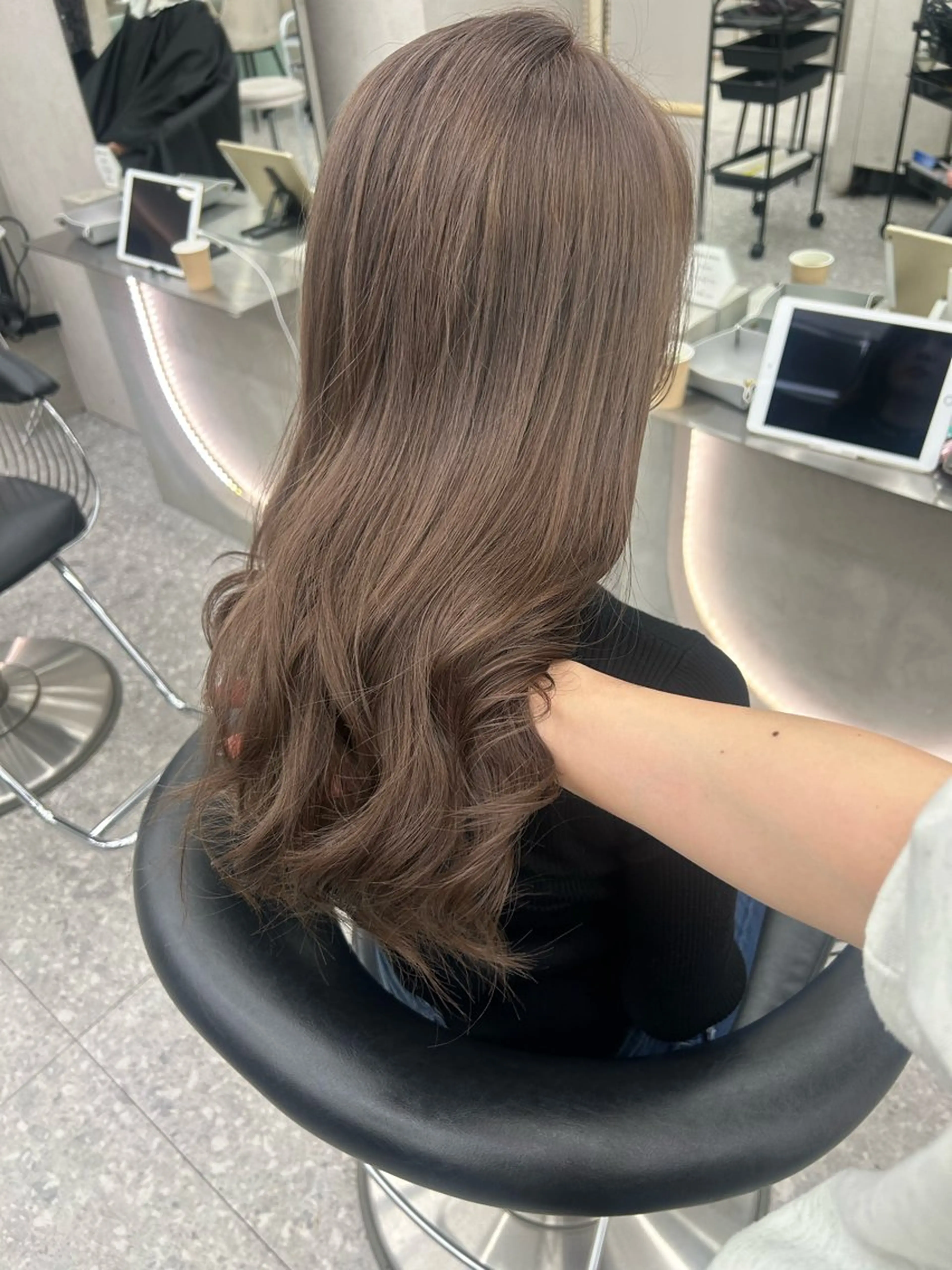 セミロング カラー ヘアアレンジ ヘアカラー トリートメント ふみか🎀 ベージュカラーのヘアスタイル