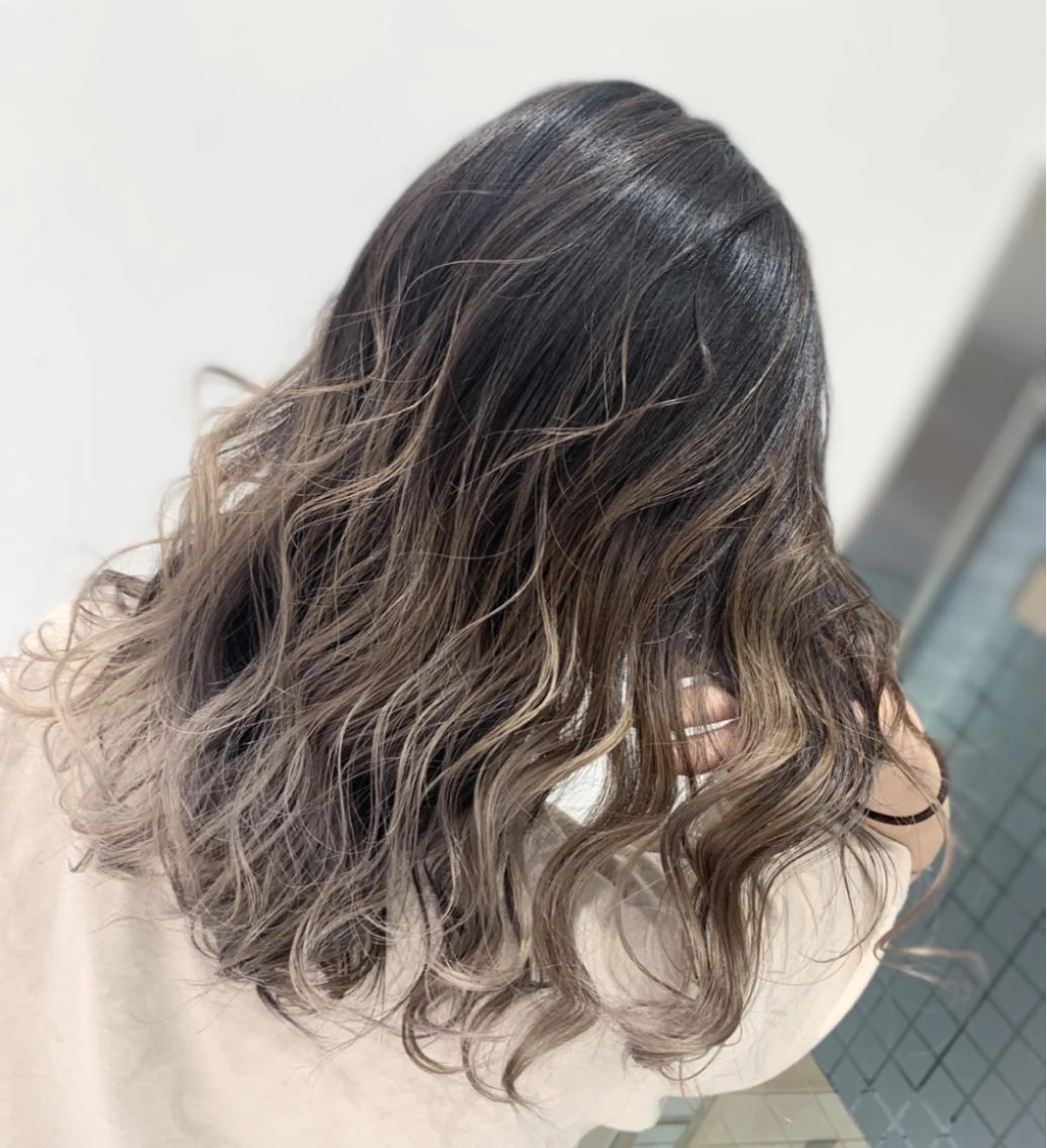 セミロング カラー バレイヤージュ レイヤーカット カット ヘアカラー N° jillva ♦️川端裕司♦️のヘアスタイル