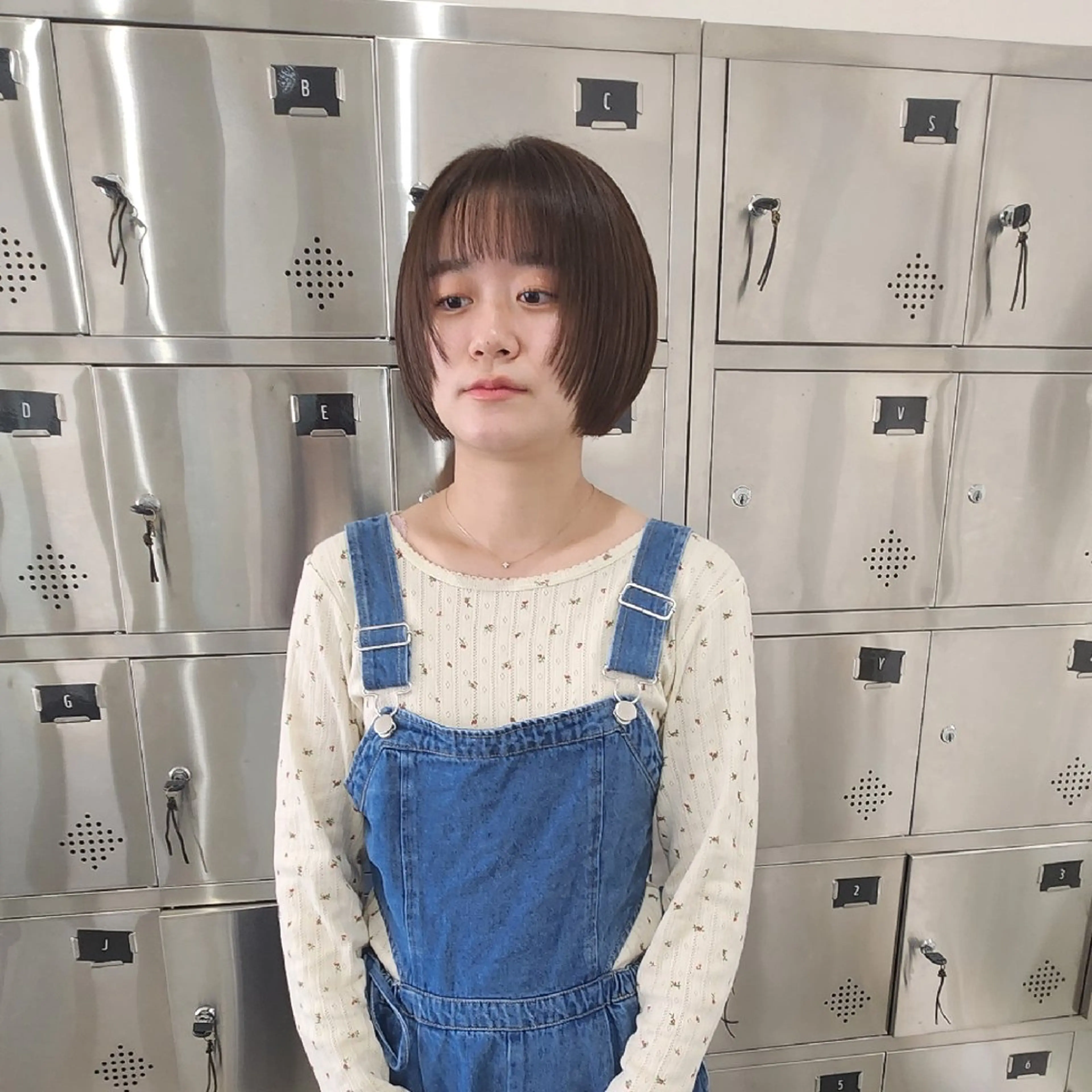 ショート カラー ボブ 顔まわりレイヤー 顔周りカット レイヤーカット 安達まい/ インナーカラー◎のヘアスタイル