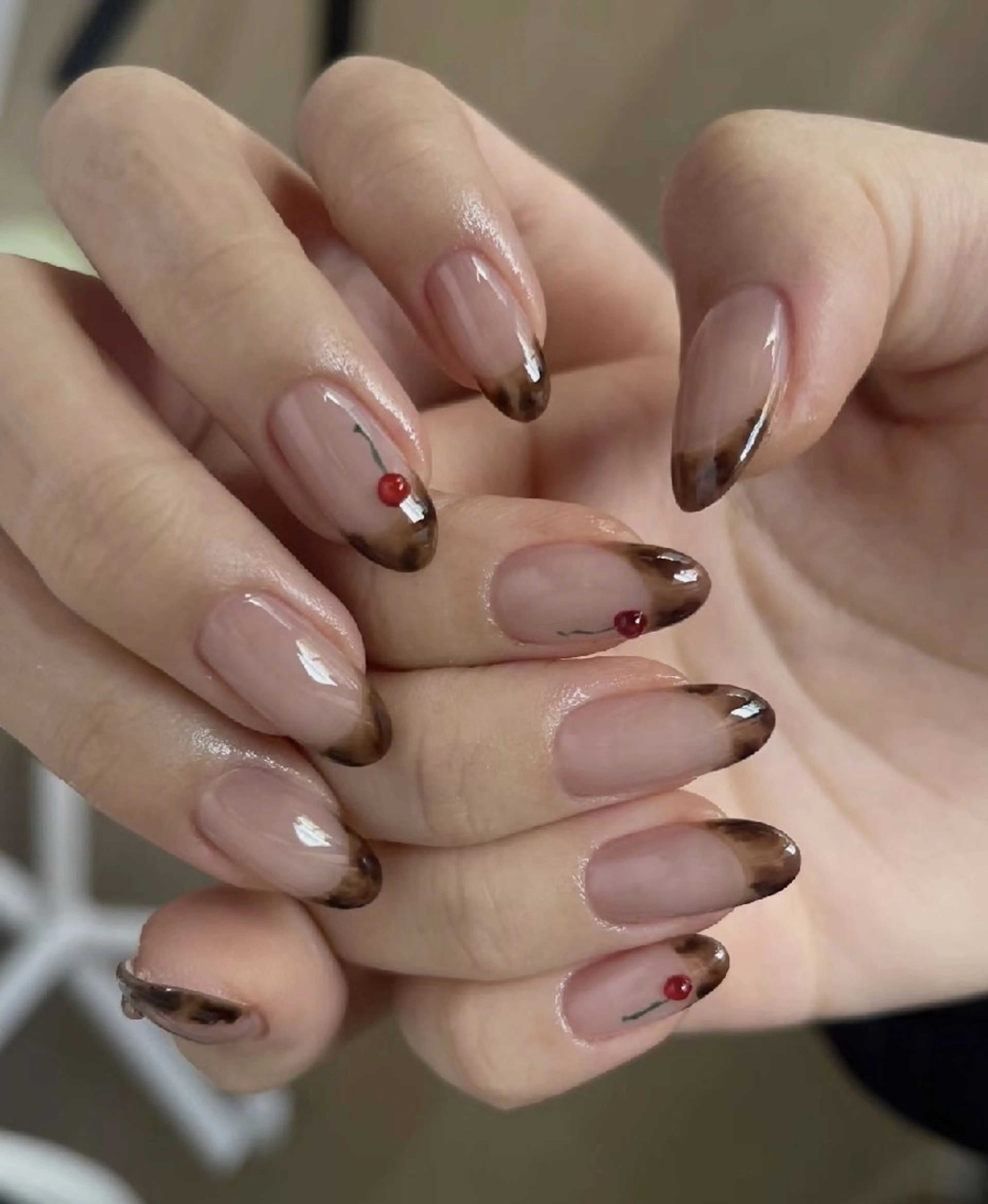 ネイル べっ甲ネイル チークネイル 長さ出し フレンチネイル ジェルネイル ハンドネイル UM Nail Salonのネイルデザイン