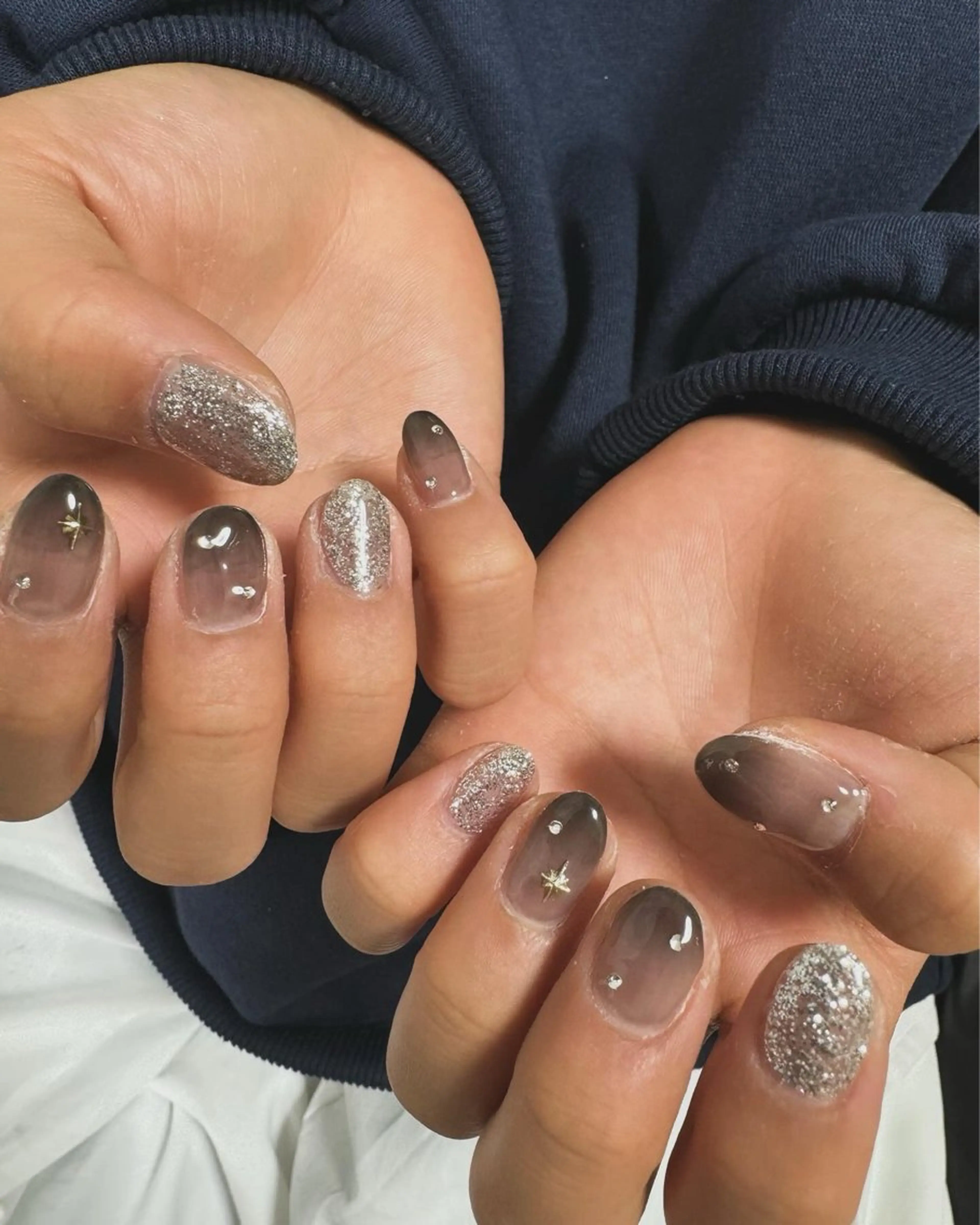 ネイル ジェルネイル グラデーション キラキラネイル 韓国ネイル 持ち込み flowers nailのネイルデザイン