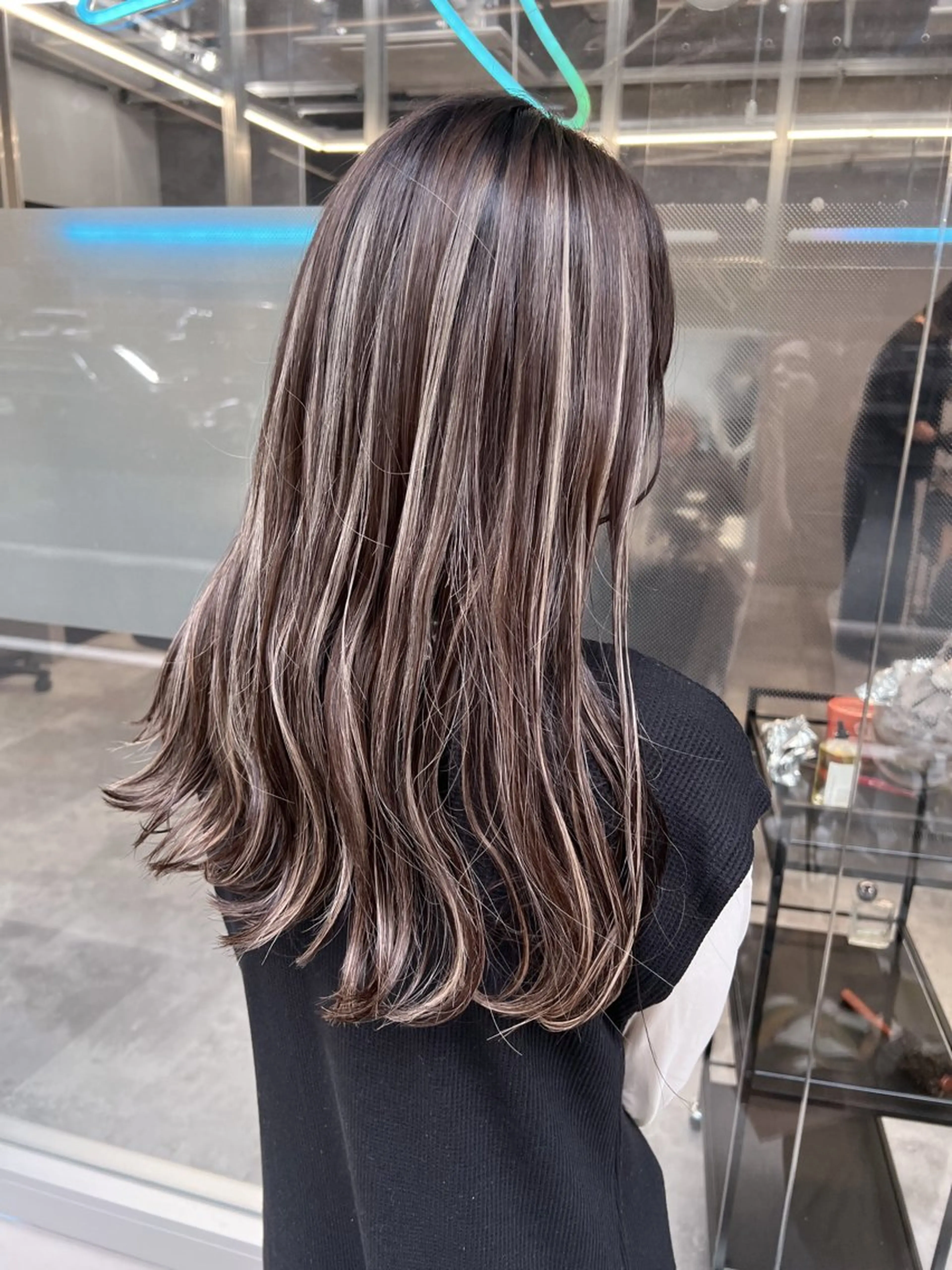 ロング カラー ハイライトカラー ハイライト 中井 一葉のヘアスタイル