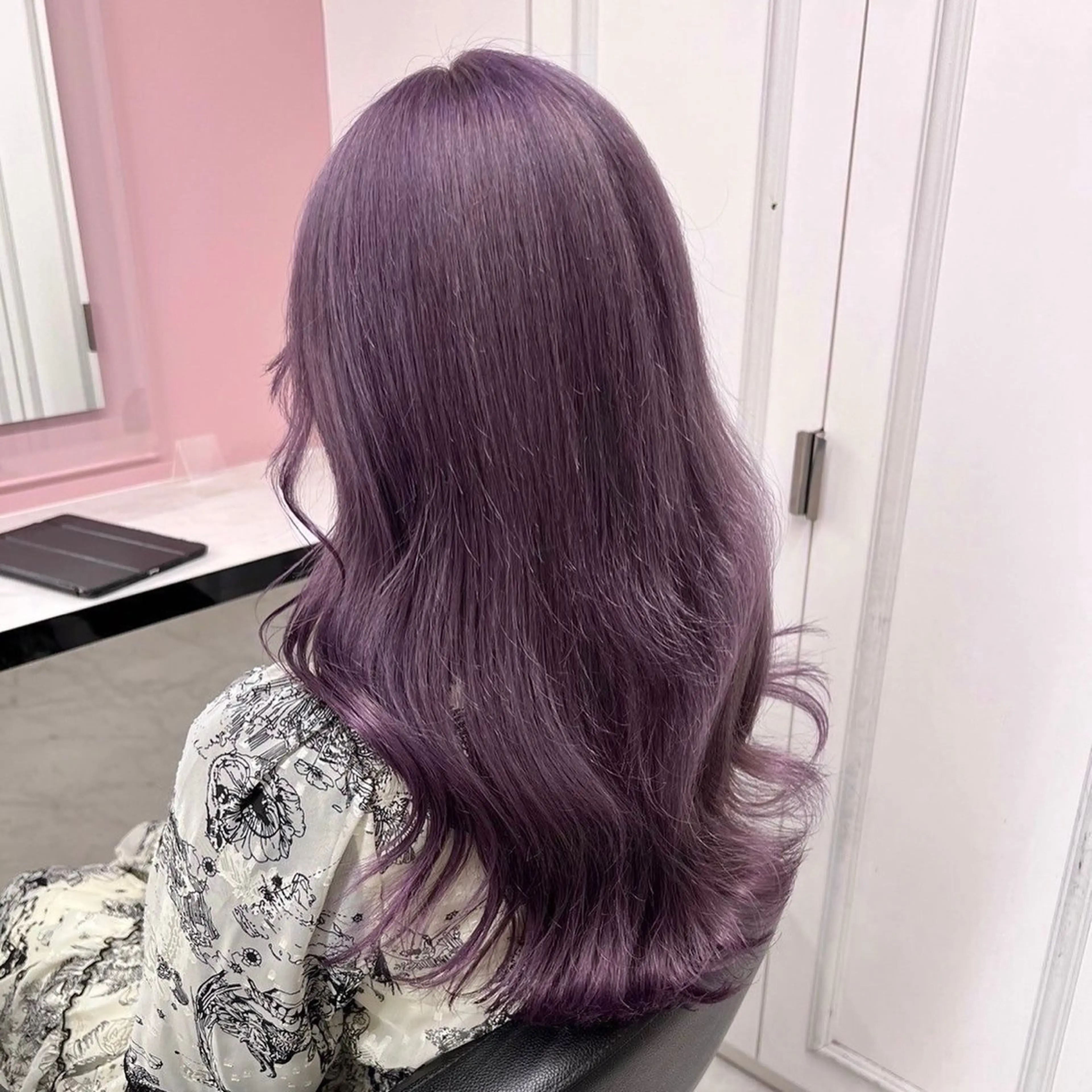 ロング カラー ヘアカラー トリートメント ヘッドスパ ヘアセット YUKA💜淡色 ラベンダー/ベージュのヘアスタイル