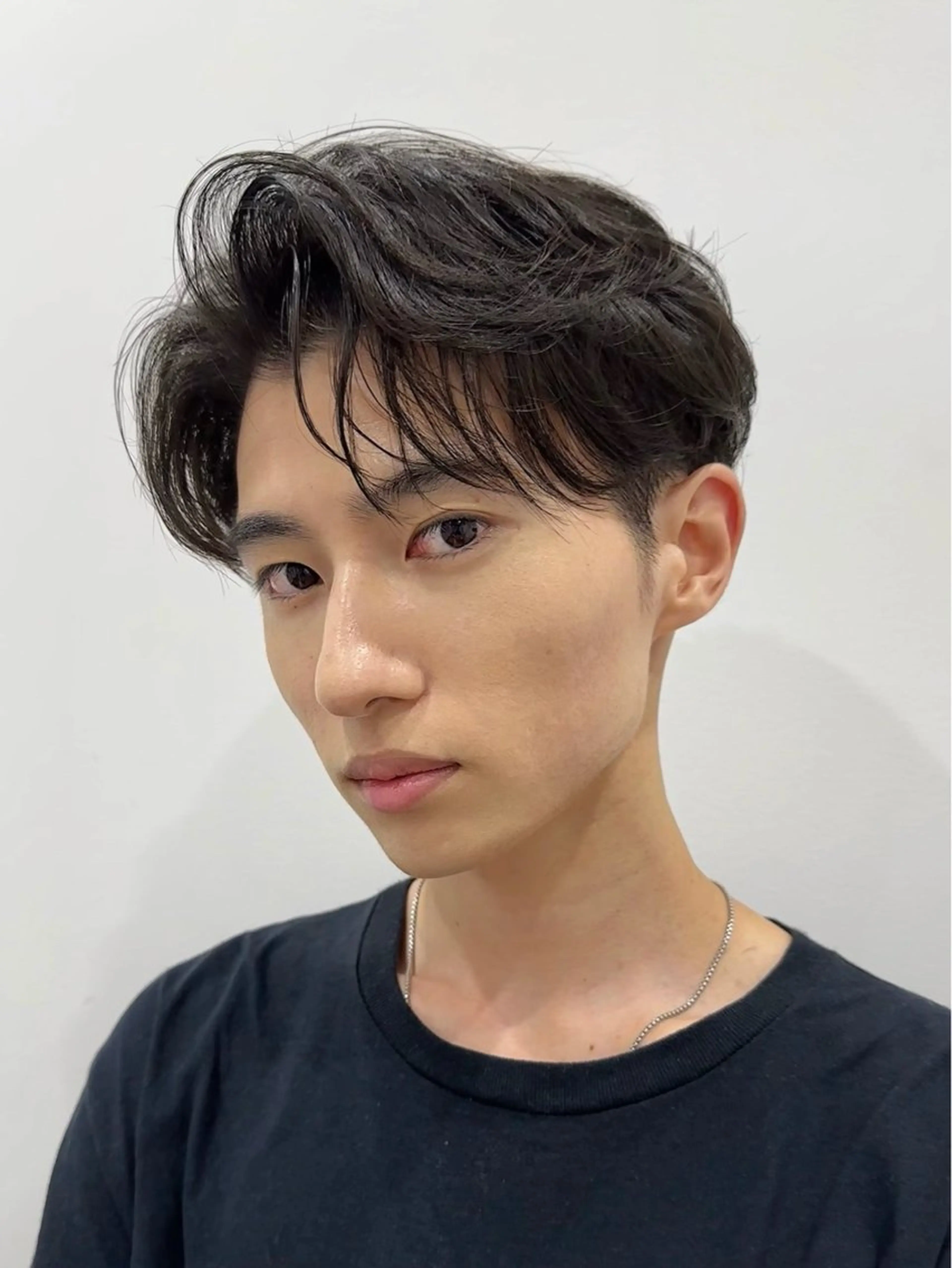 ミディアム メンズ ミディアムパーマ センターパート フェザーパーマ メンズパーマ カット トリートメント レイヤーカット/ メンズ/平木稔大のヘアスタイル