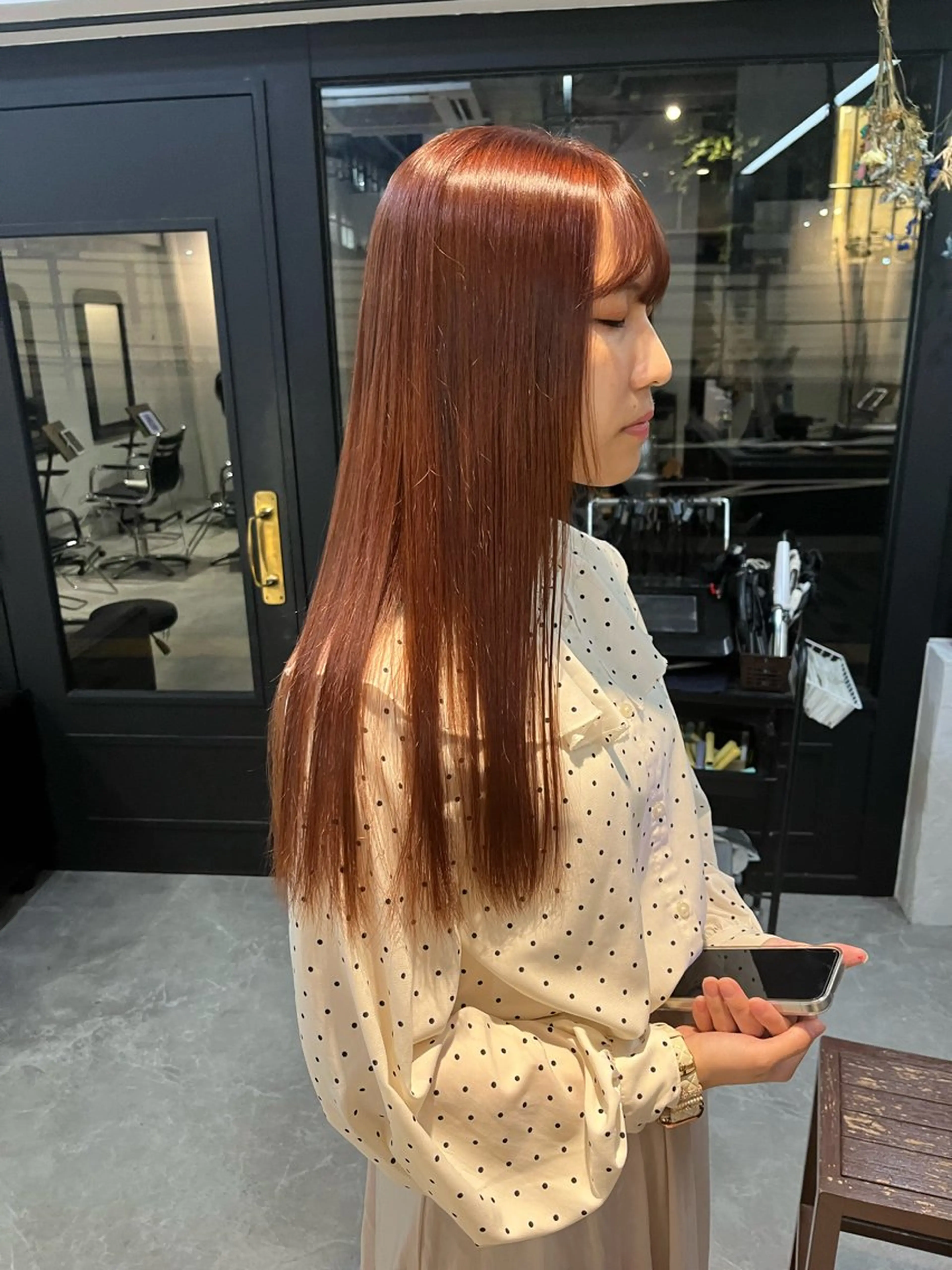 ロング レッドブラウン ツヤ髪縮毛矯正 🩶manamiのヘアスタイル