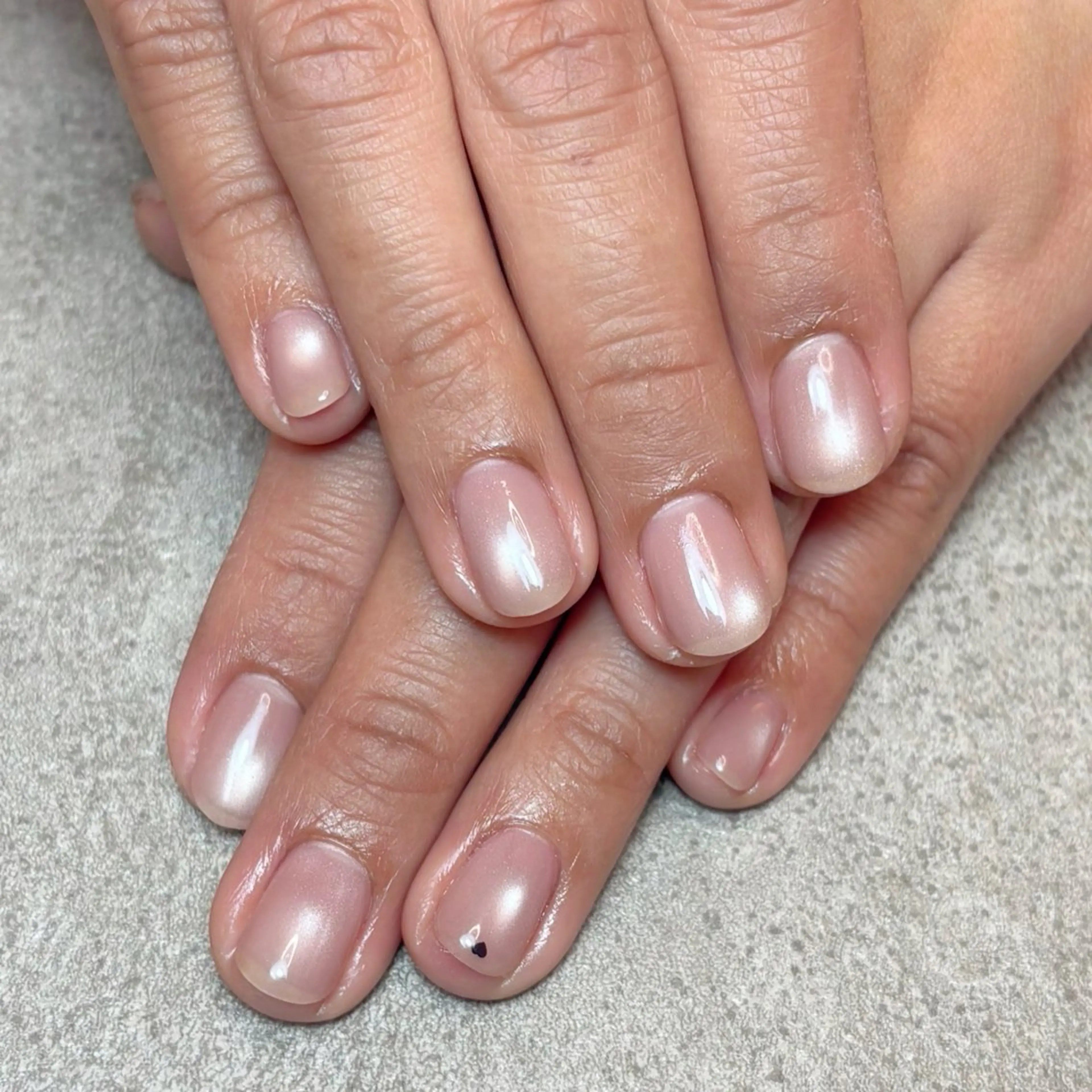 ネイル ホログラムネイル ハンドネイル nailroom DIASOMNIAのネイルデザイン