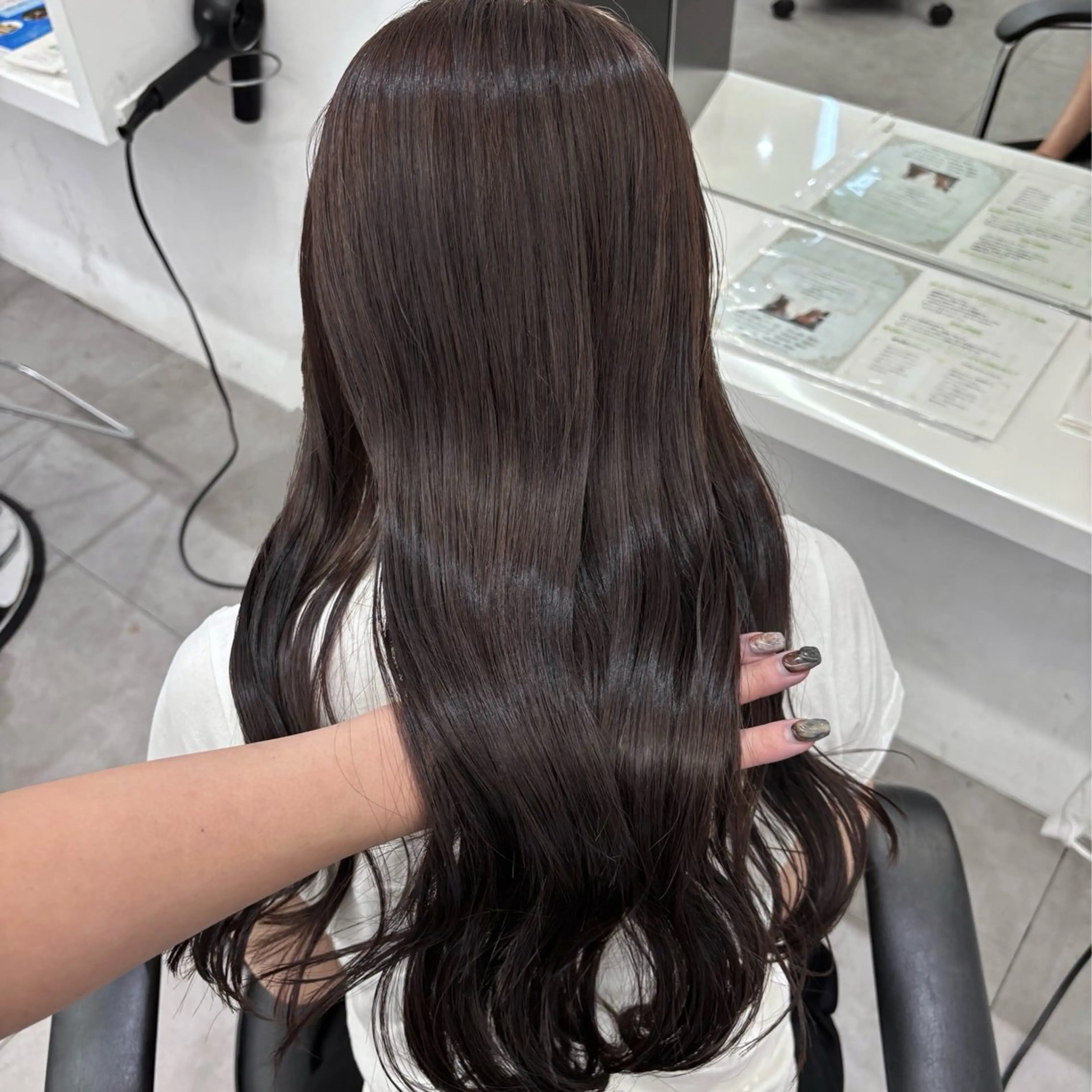 ロング カラー ヘアカラー トリートメント akiho/透明感 カラー/グレージュのヘアスタイル