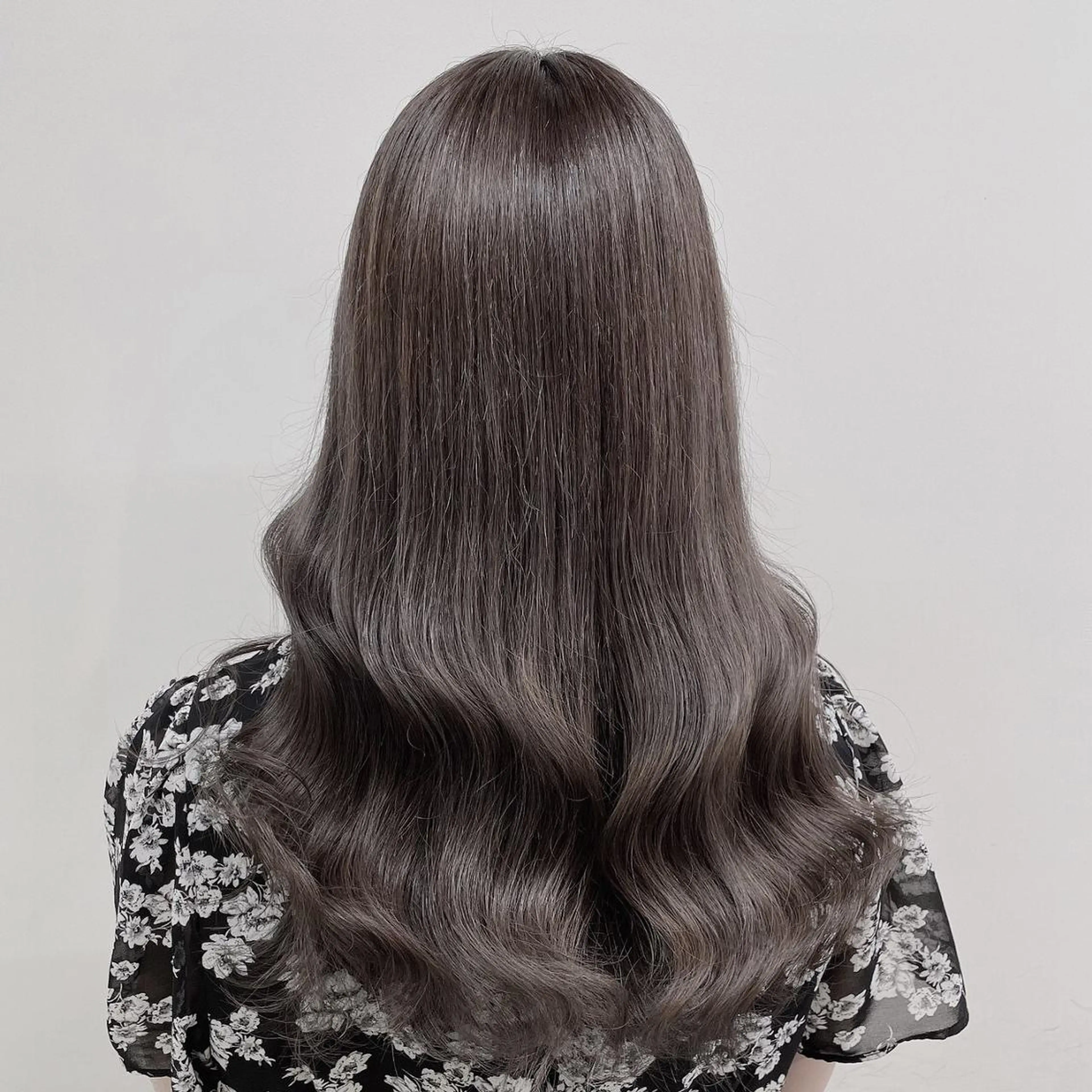 セミロング ヘアカラー ヘアセット 🩰上品韓国ガーリー 🩰ひとみ🩰のヘアスタイル