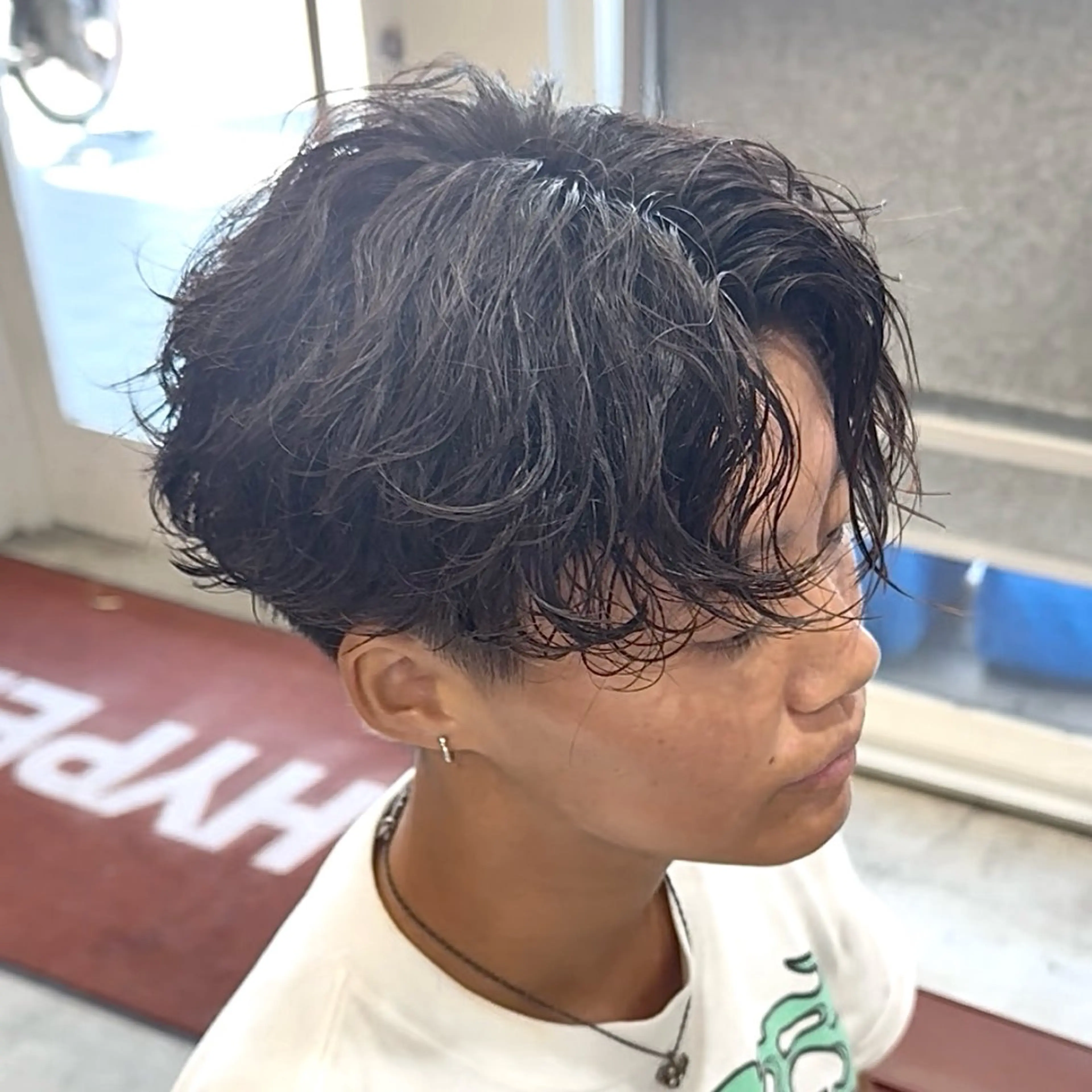 パーマ メンズ 刈り上げ カット パーマ 波巻き|シャドウ| サーフカール|RYUのヘアスタイル