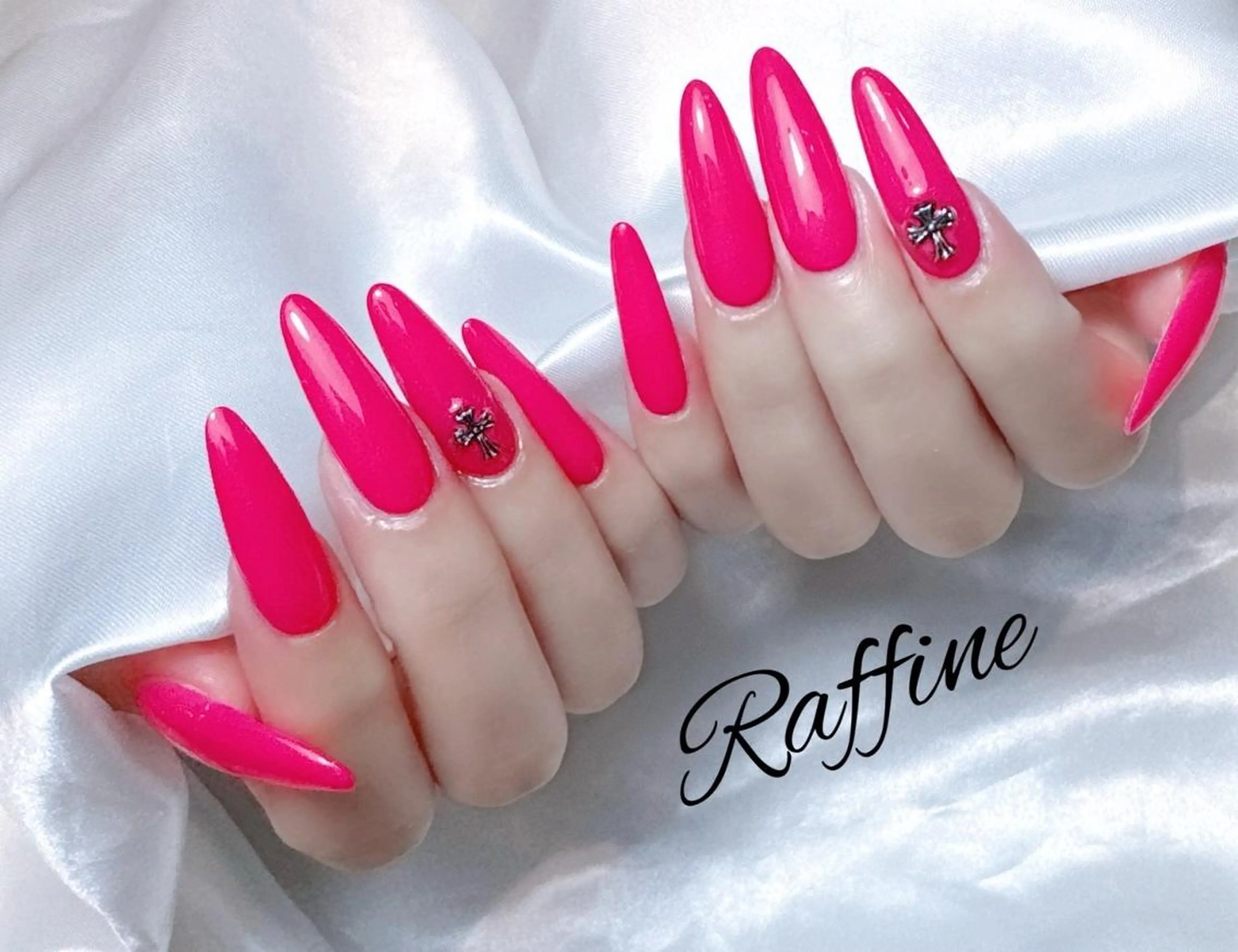 ネイル ハンドネイル RAFFINE haru🦋🩵のネイルデザイン