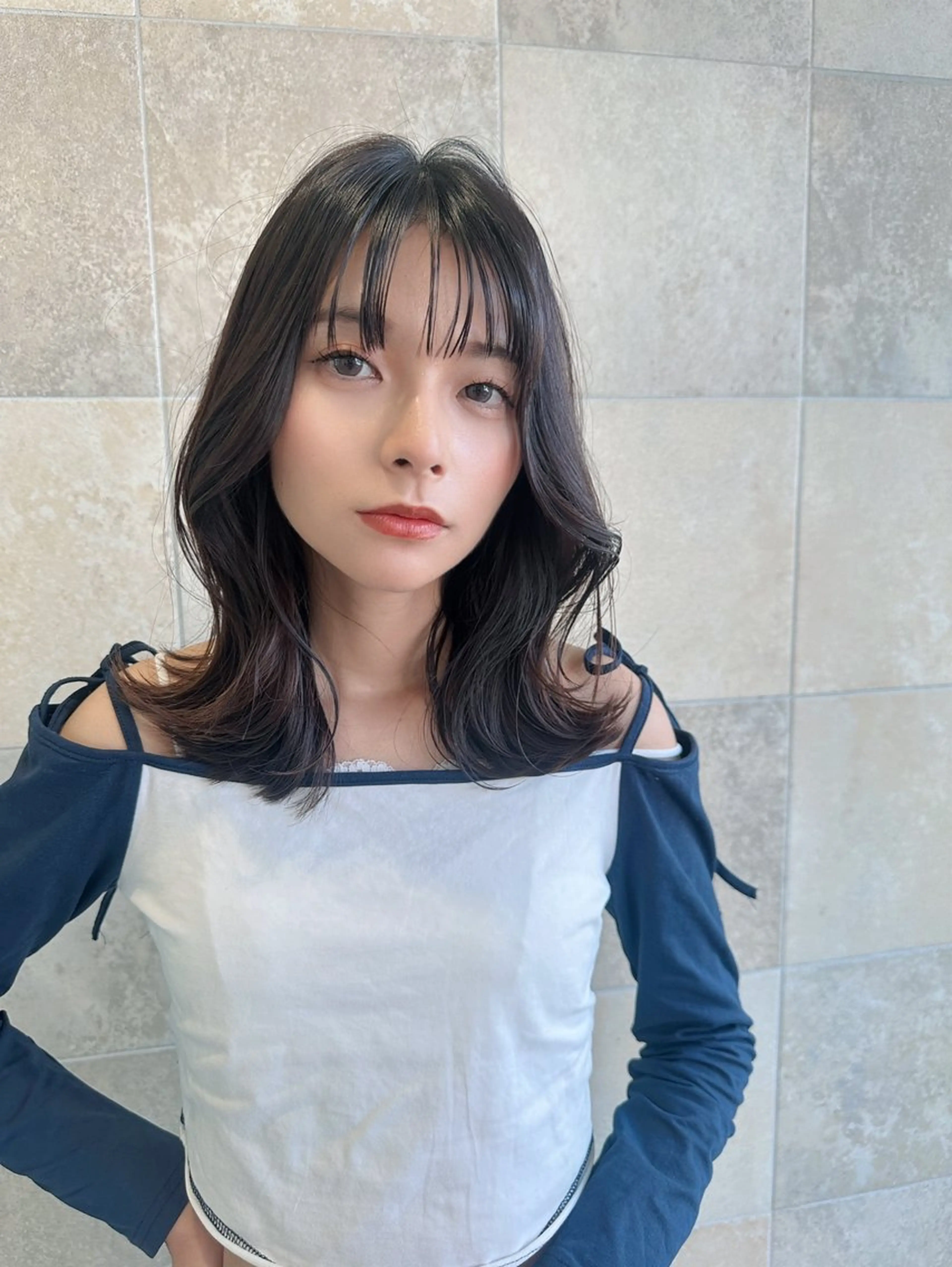 ミディアム くびれヘア ベージュ/インナー カラー🤍Rieのヘアスタイル