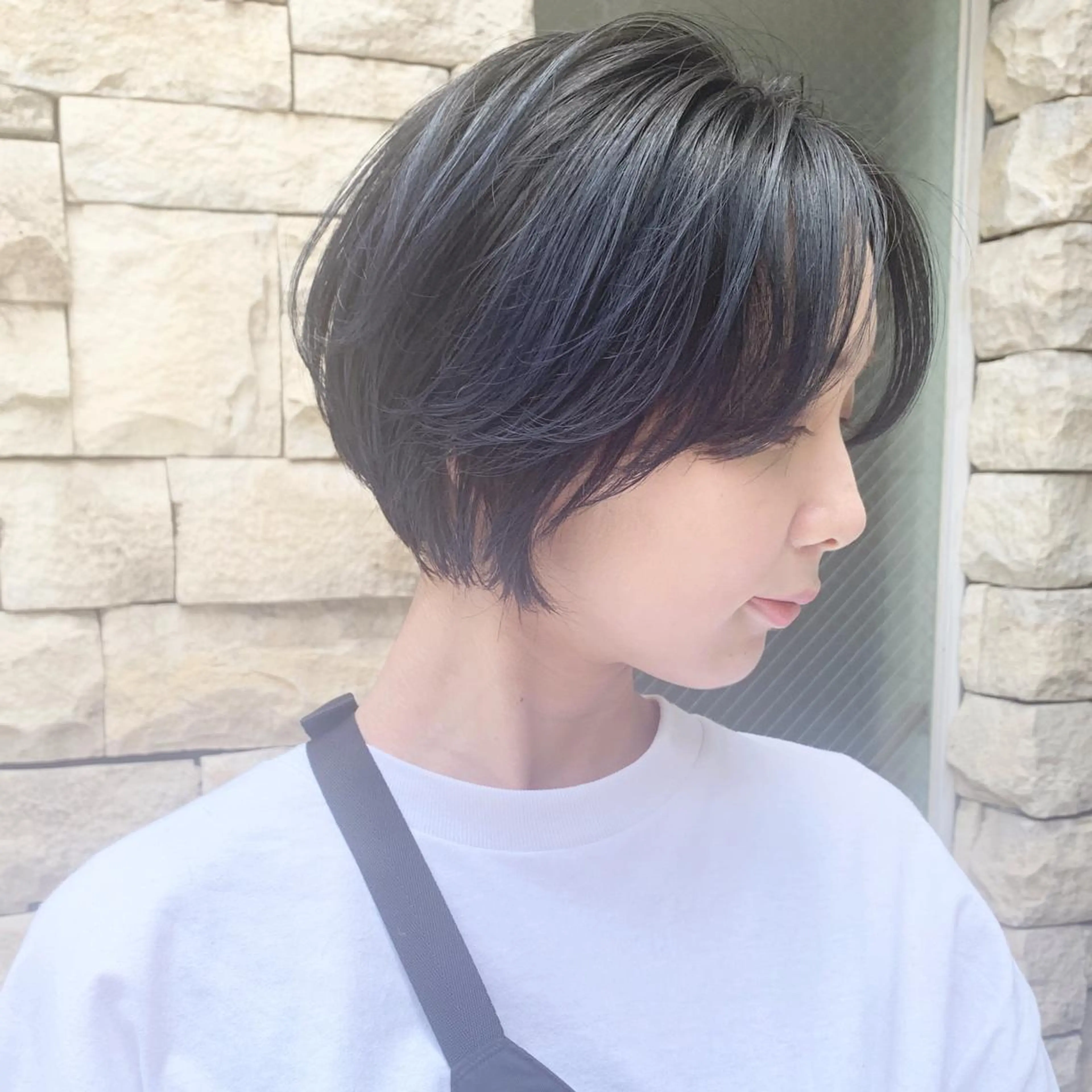 ショート カラー ネイビーカラー ショートヘア EMANON天神所属・Hitomi Ezakiのヘアスタイル