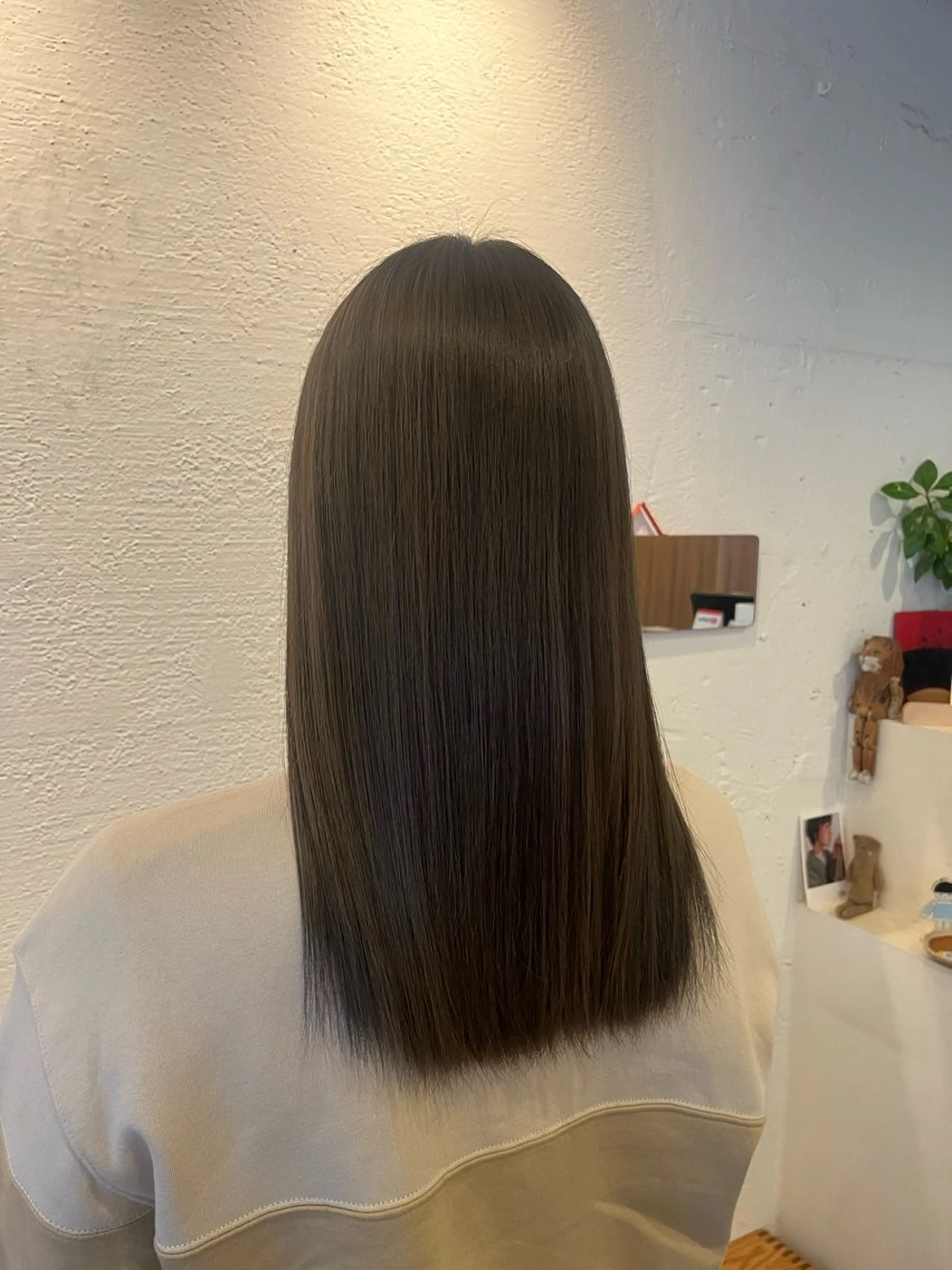 ロング ヘアカラー 栗林 惟のヘアスタイル