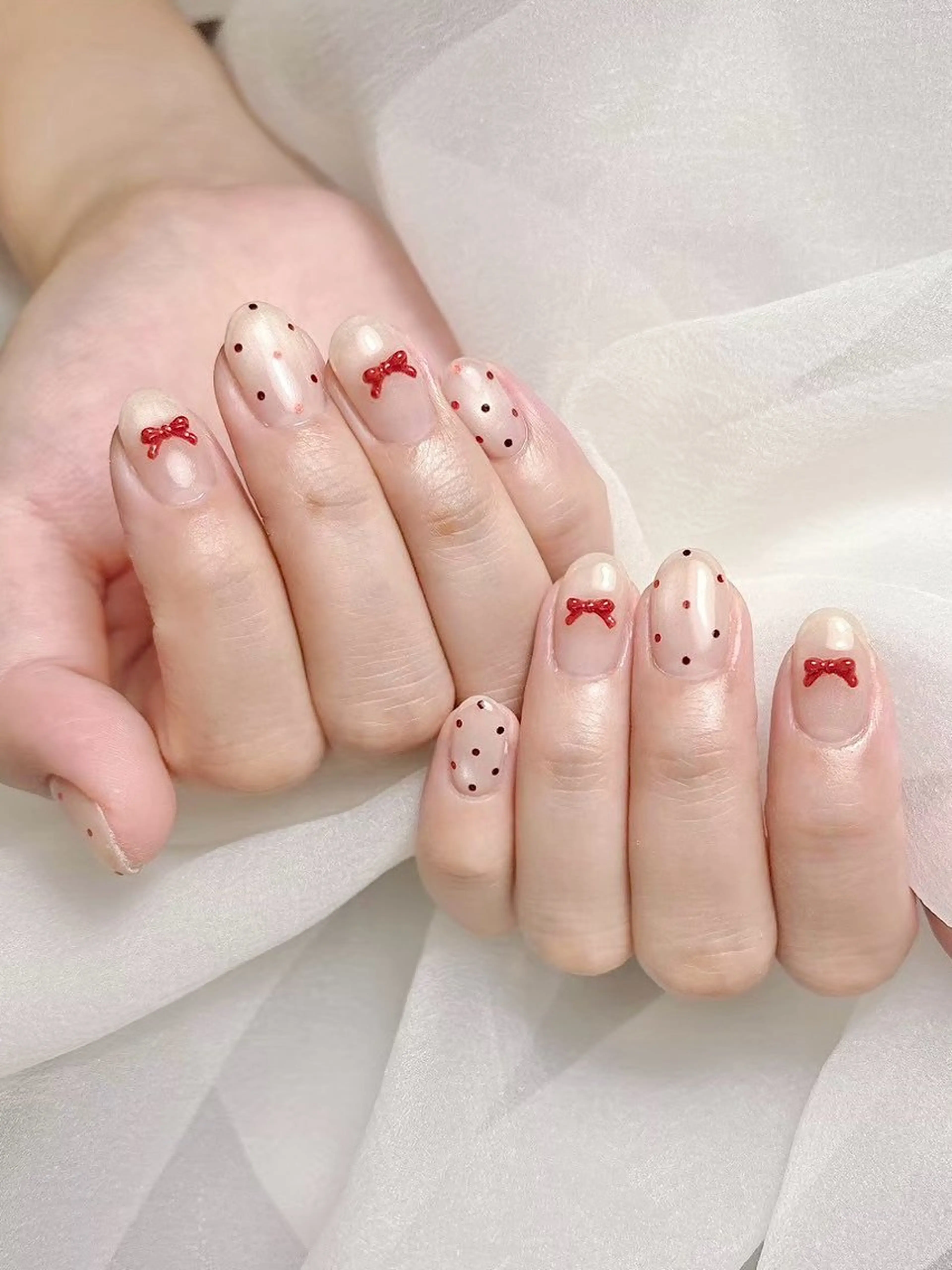 ネイル ドット 赤色 ハンドネイル 当日予約◎ Moekaのネイルデザイン