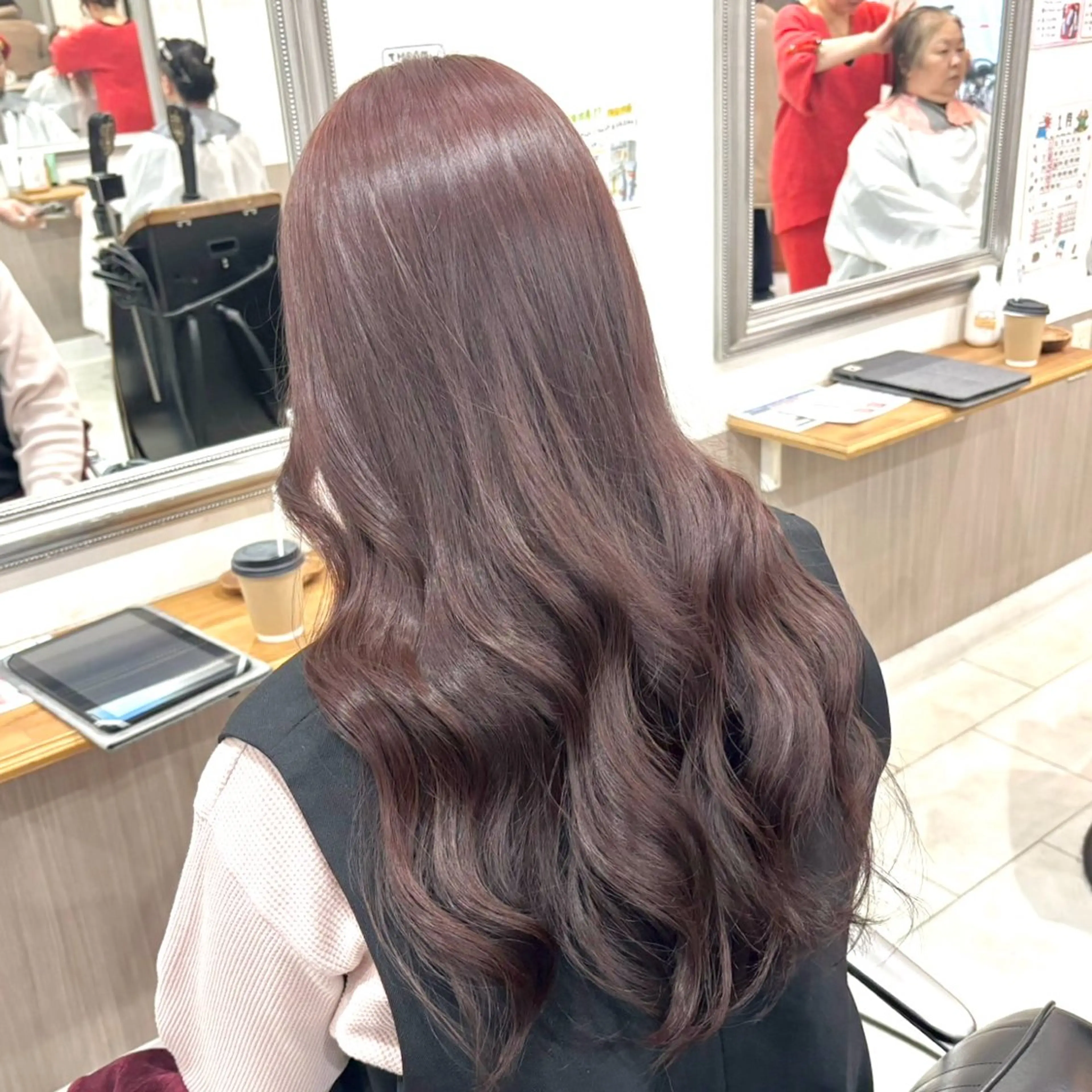 ロング カラー ヘアカラー 堀川 希歩のヘアスタイル