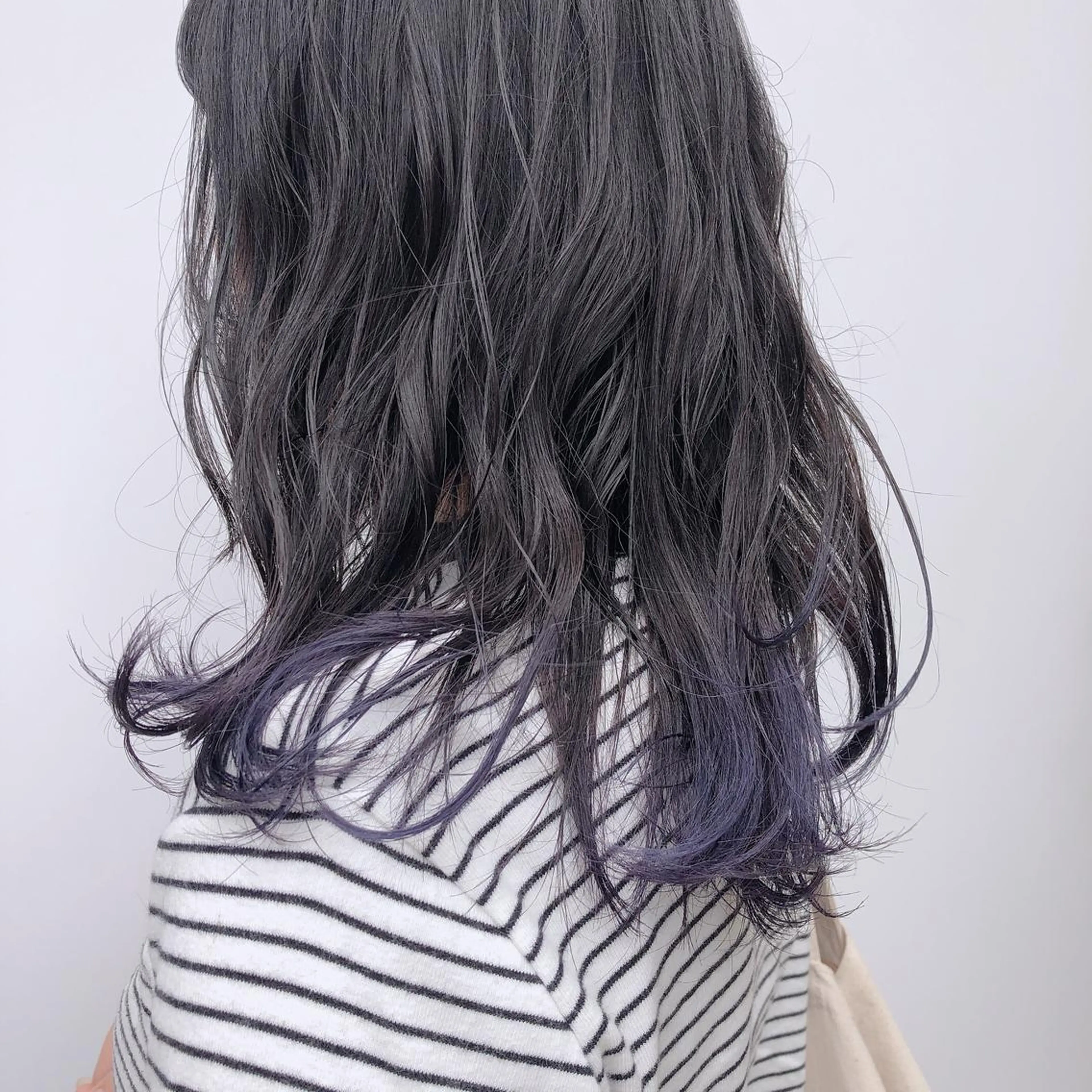 ミディアム 古屋 花織のヘアスタイル