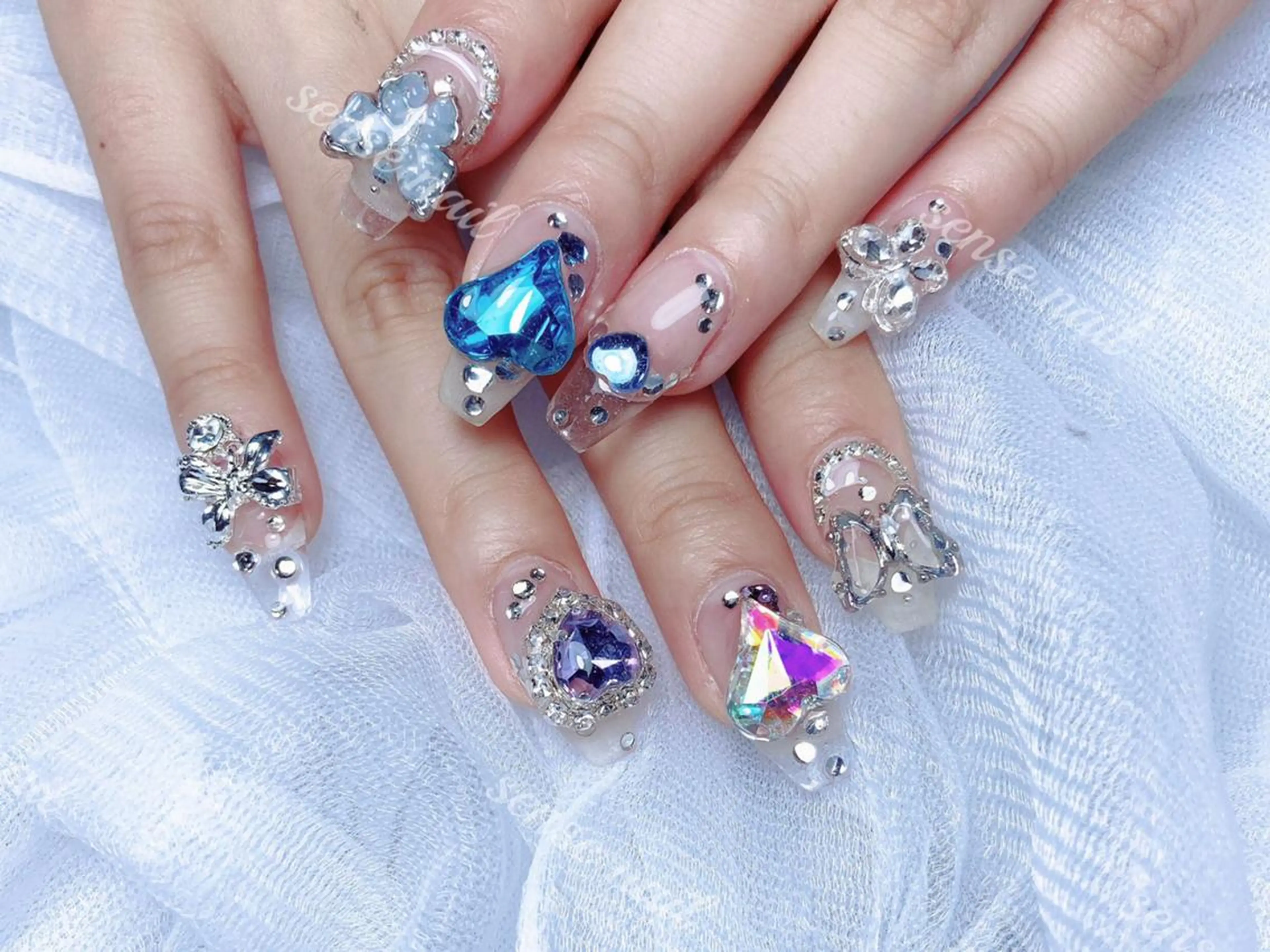 ネイル Queening 🦋のネイルデザイン