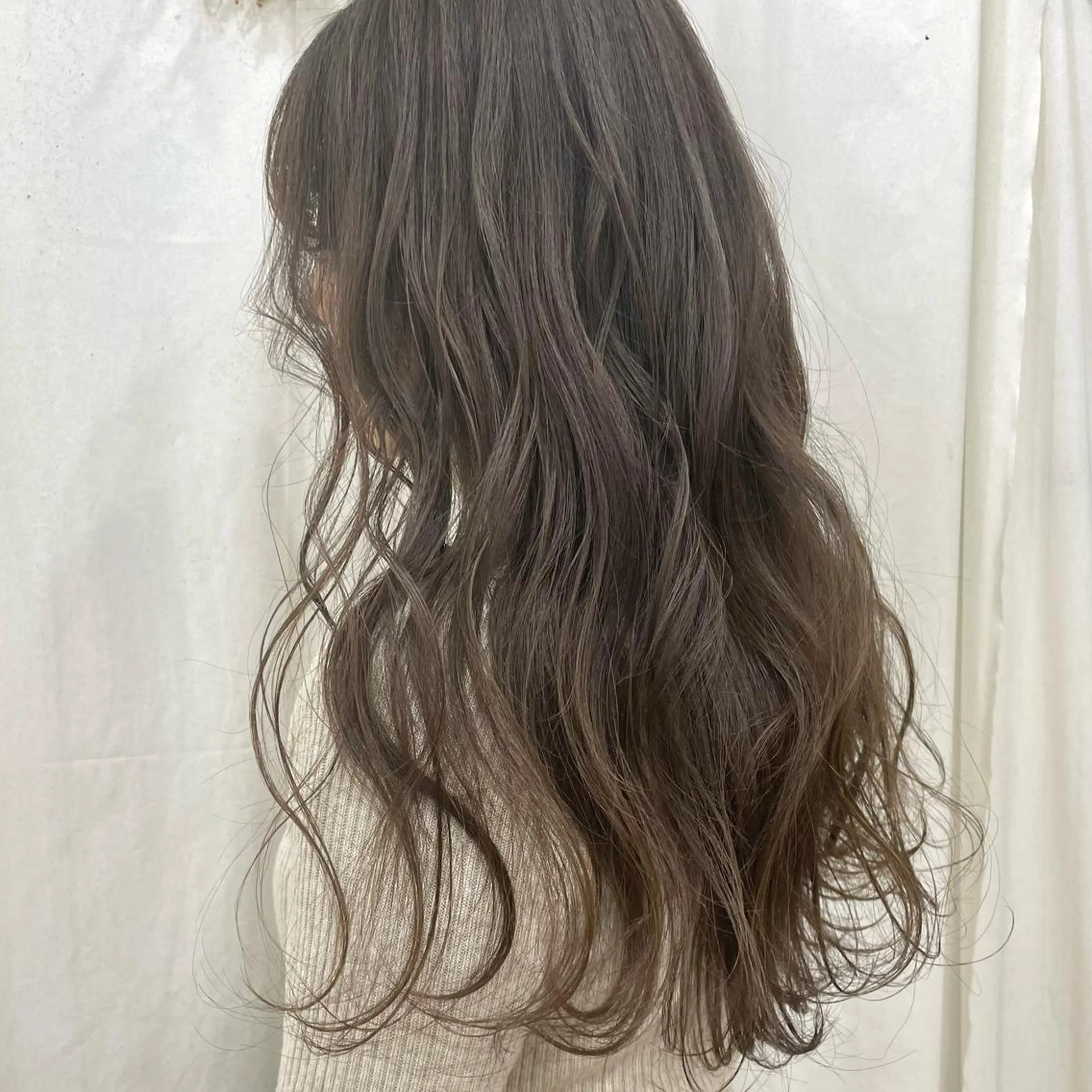 ロング KAORU オリーブカラーのヘアスタイル