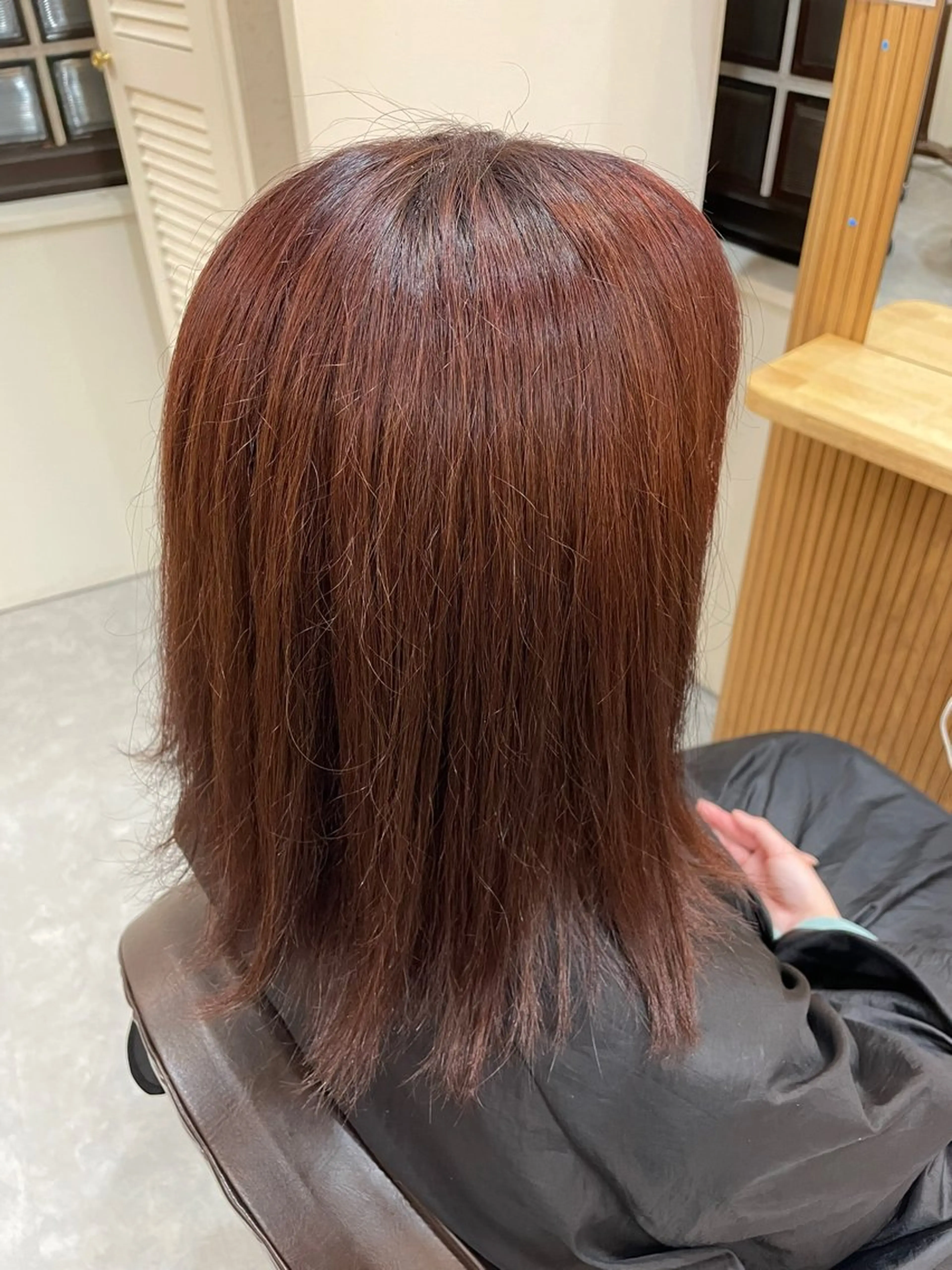 ミディアム カラー ブラウンカラー ピンクカラー ピンクブラウン ヘアカラー ROPE ナナミのヘアスタイル