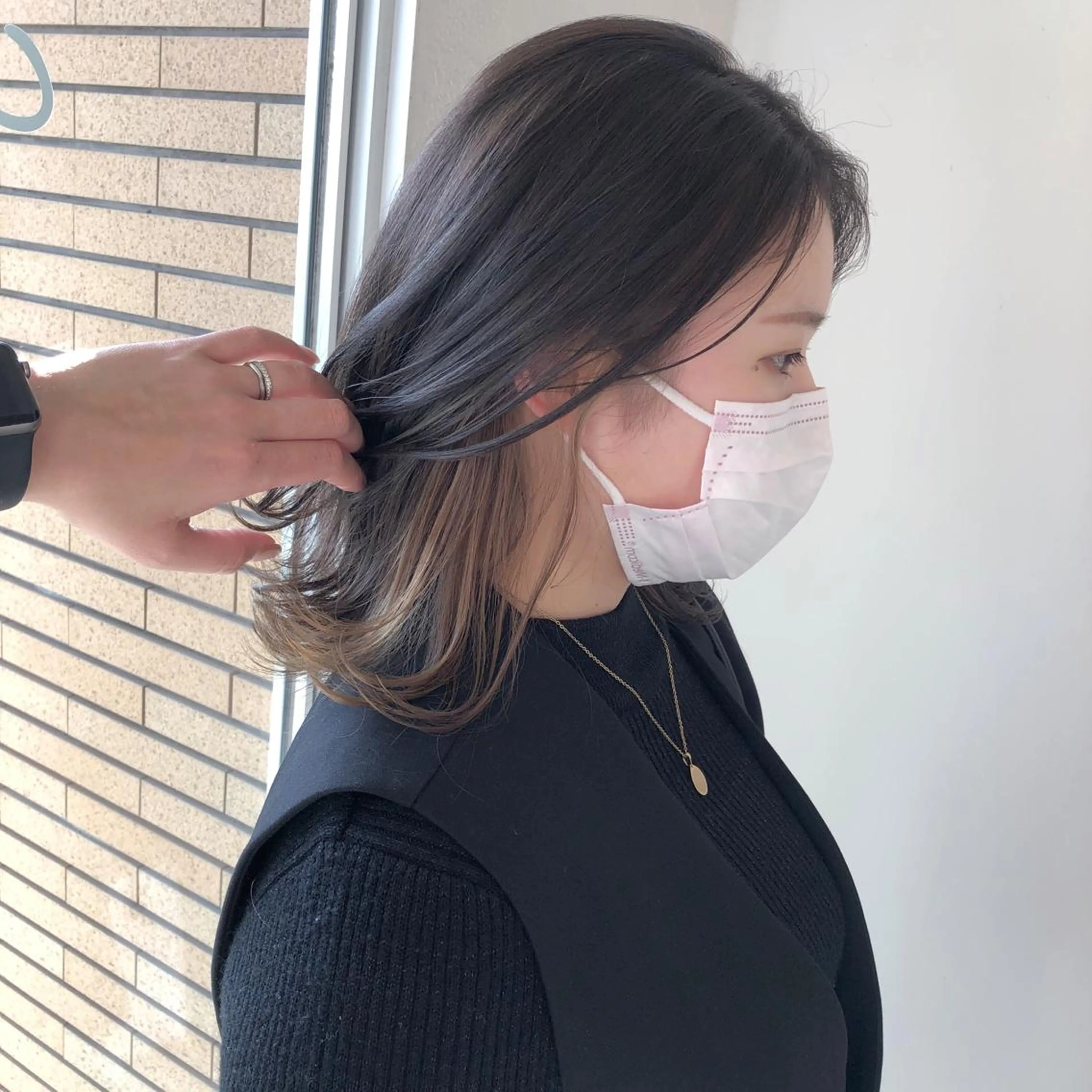 ミディアム カット ヘアカラー トリートメント ＨＩ ROのヘアスタイル