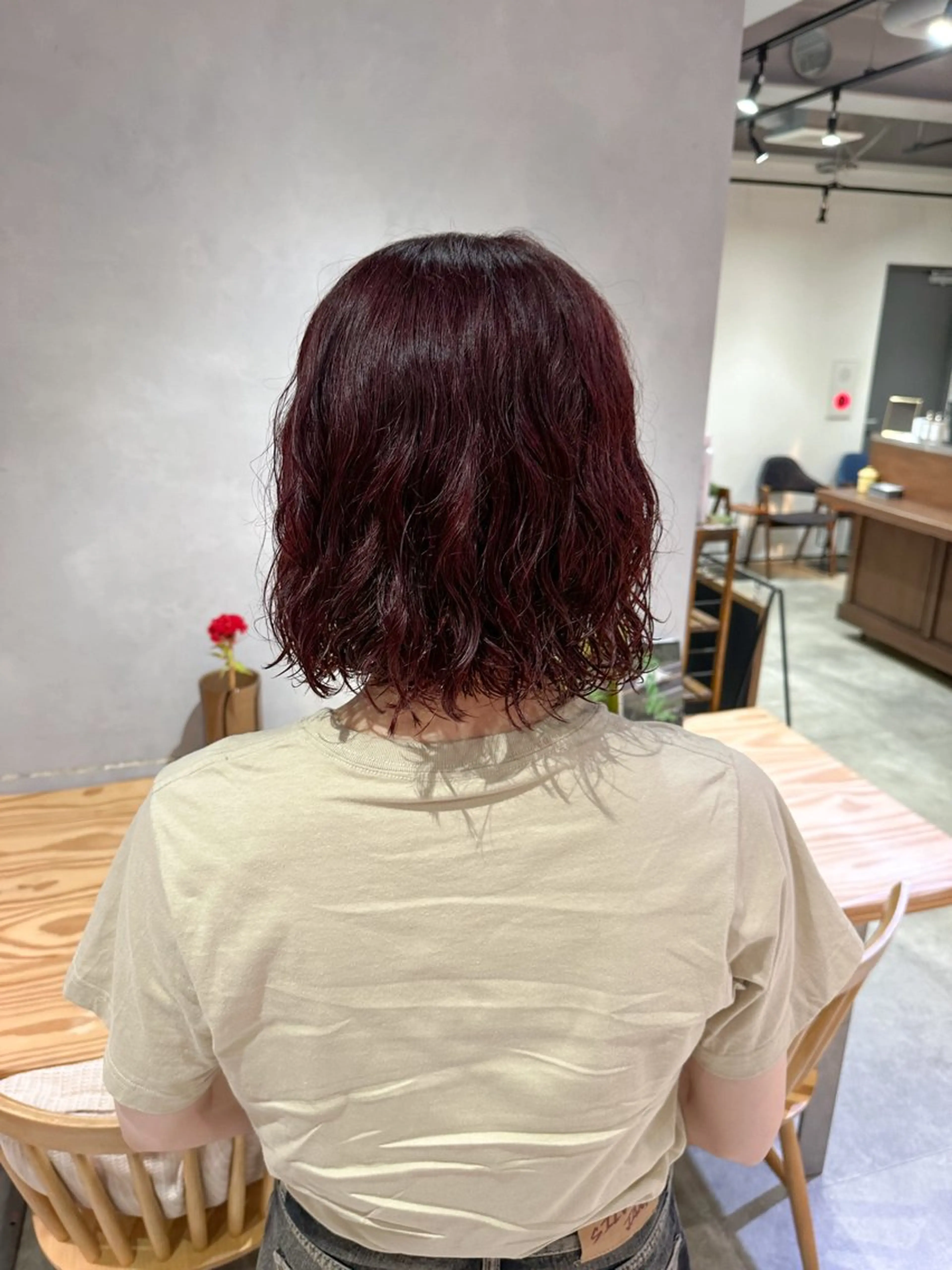 ミディアム カラー パーマ もも ／メンズ〜レディースのヘアスタイル