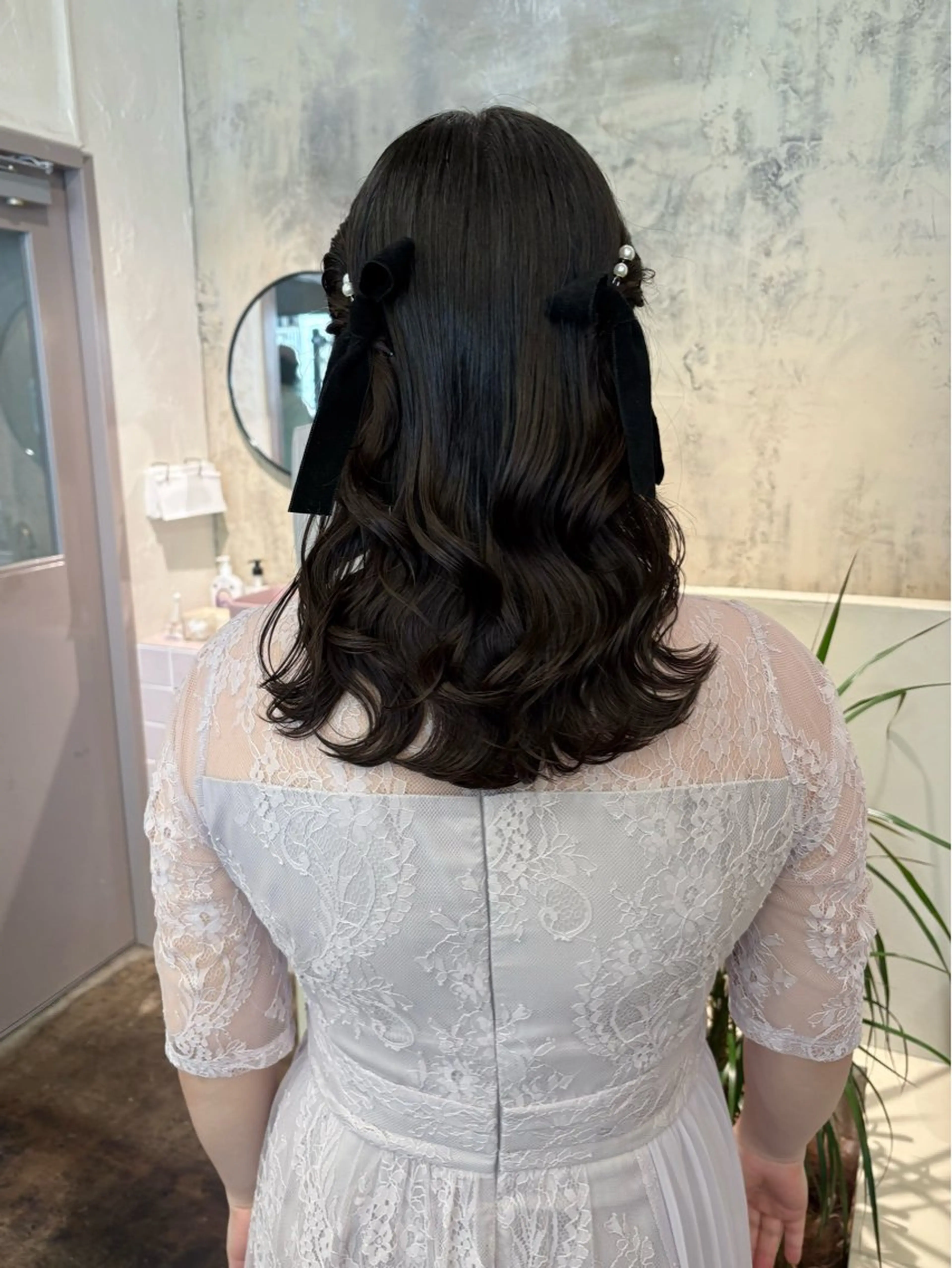 セミロング ヘアアレンジ ヘアセット karin🌛ボブ 顔周りレイヤーのヘアスタイル