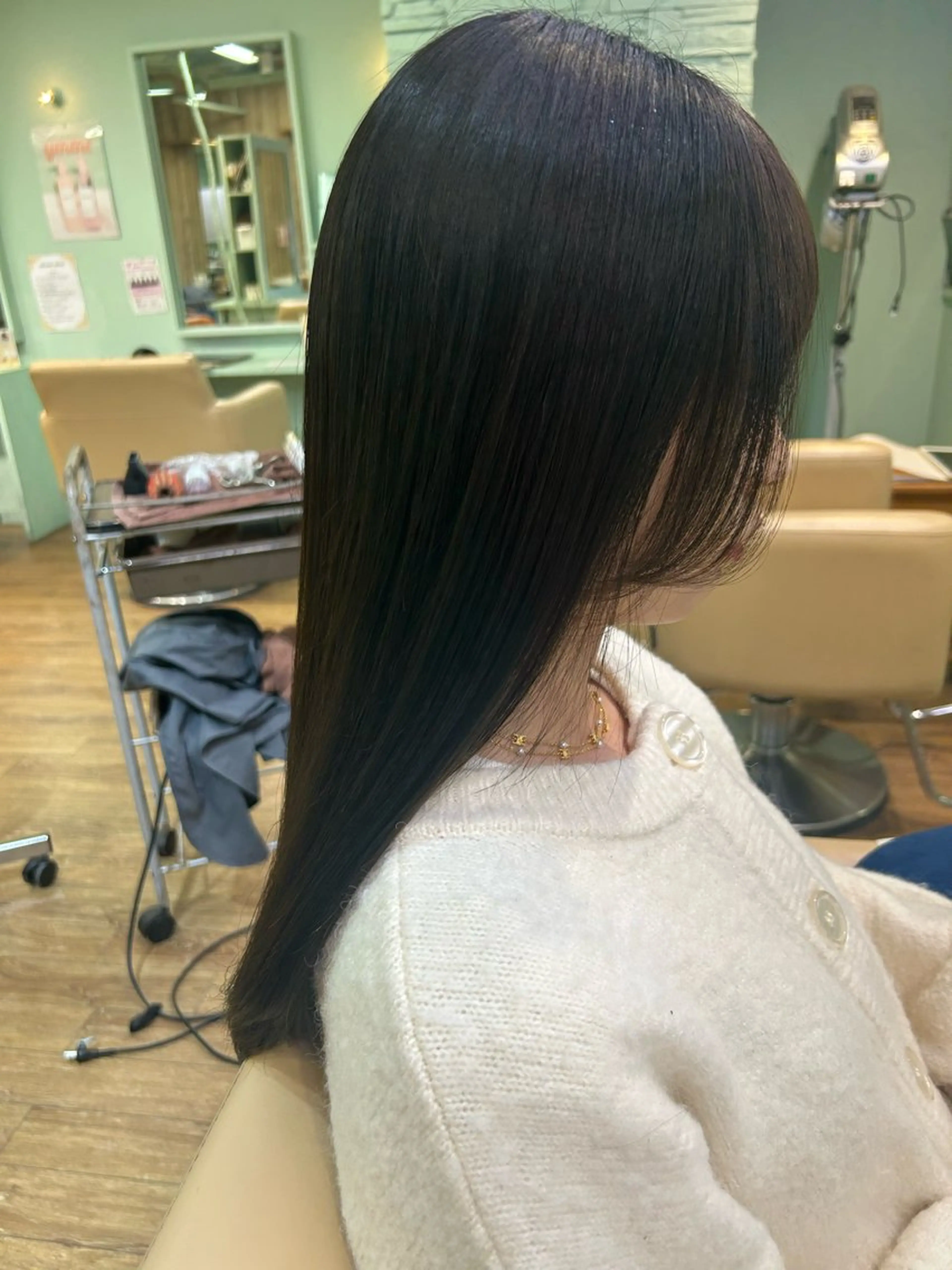 ロング カット ヘアカラー 宮川 桃英のヘアスタイル