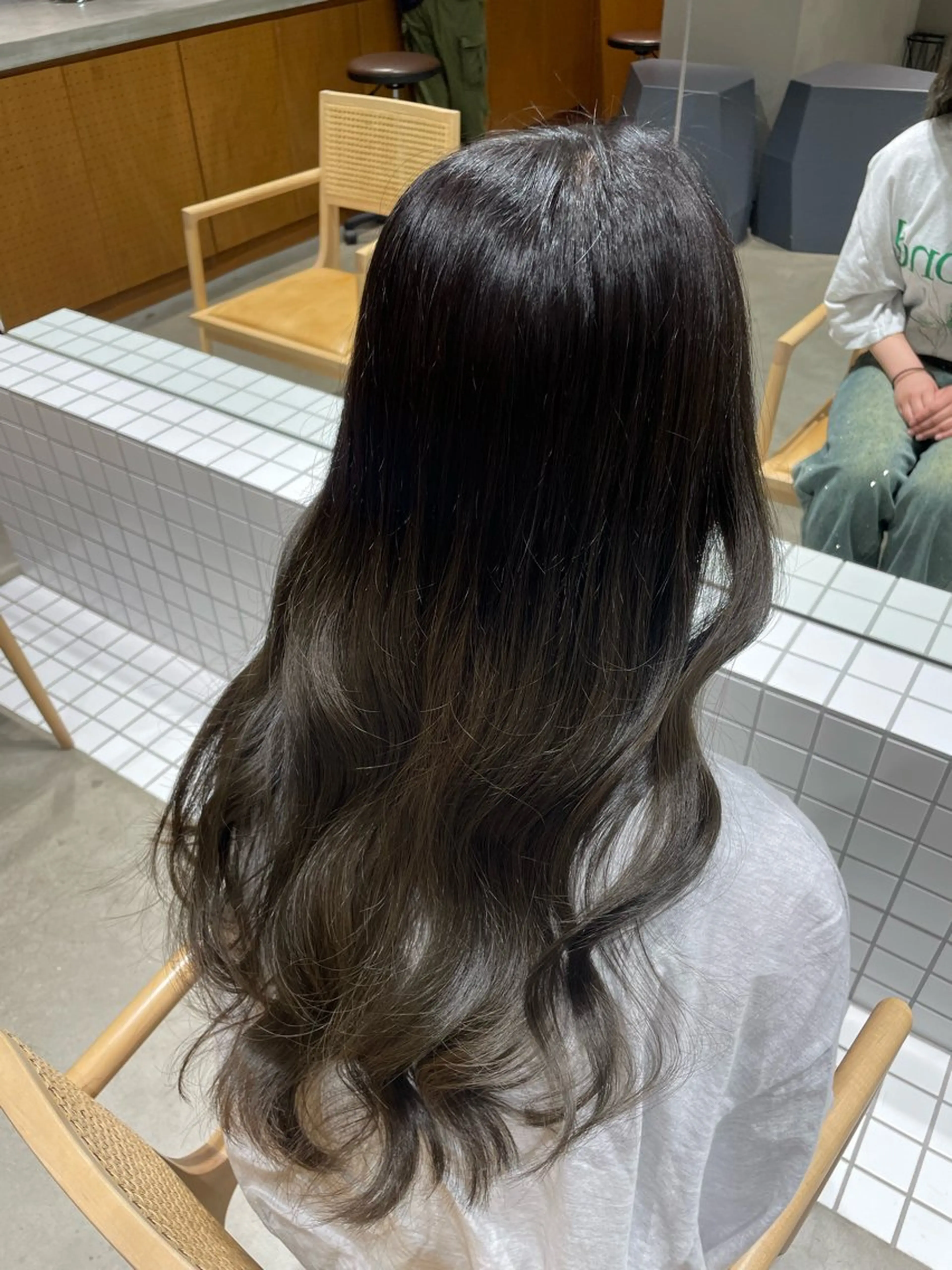 ロング カラー 頼金 愛海のヘアスタイル