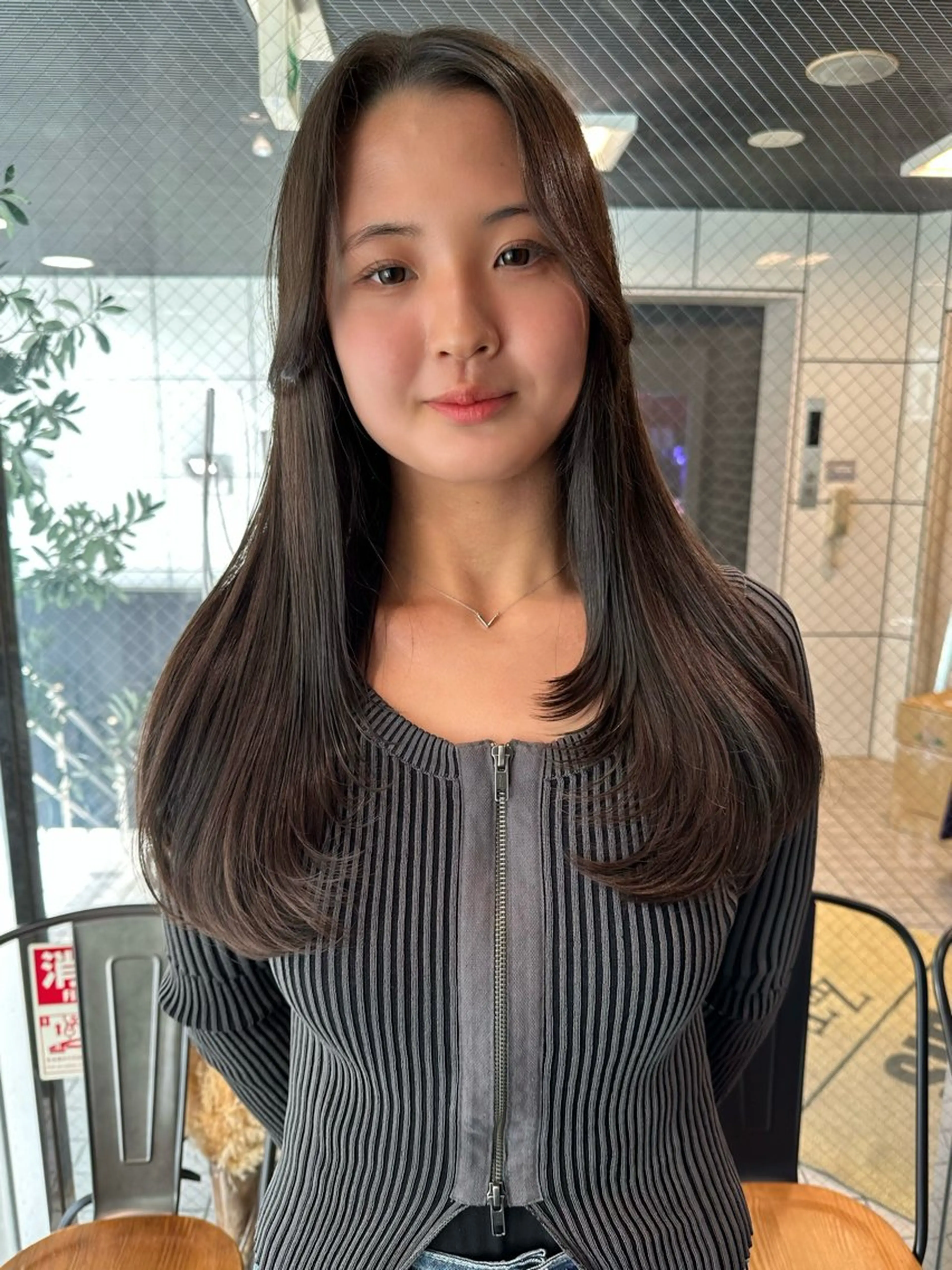 ロング 髪質改善 韓国風ヘア レイヤーカット トリートメント 酸性ストレート ZESTbis/ Kanami🪐💕のマツエク・マツパデザイン