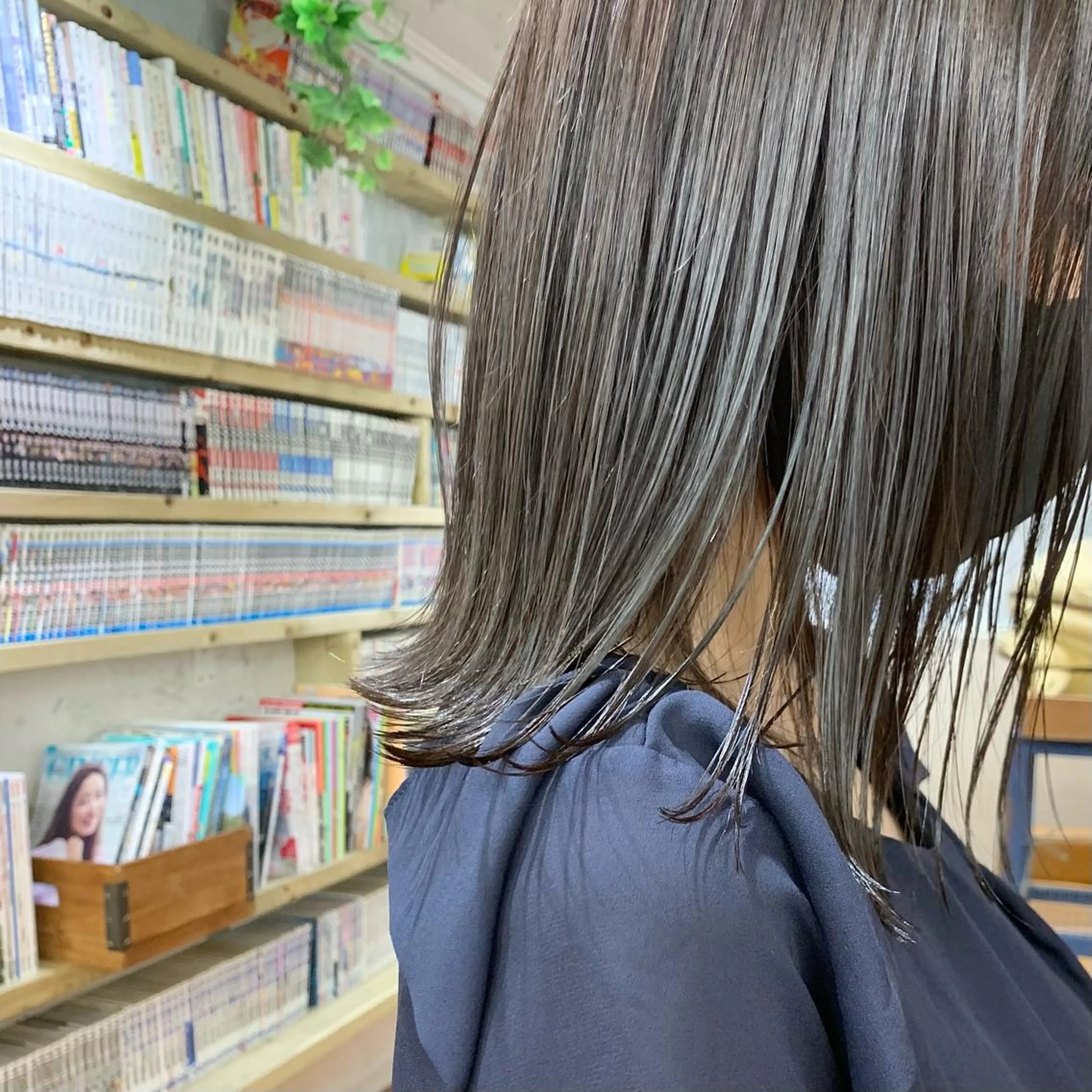 ミディアム カラー ボブ カット トリートメント お顔まわりカット🌱 emo.村松泉綺のヘアスタイル