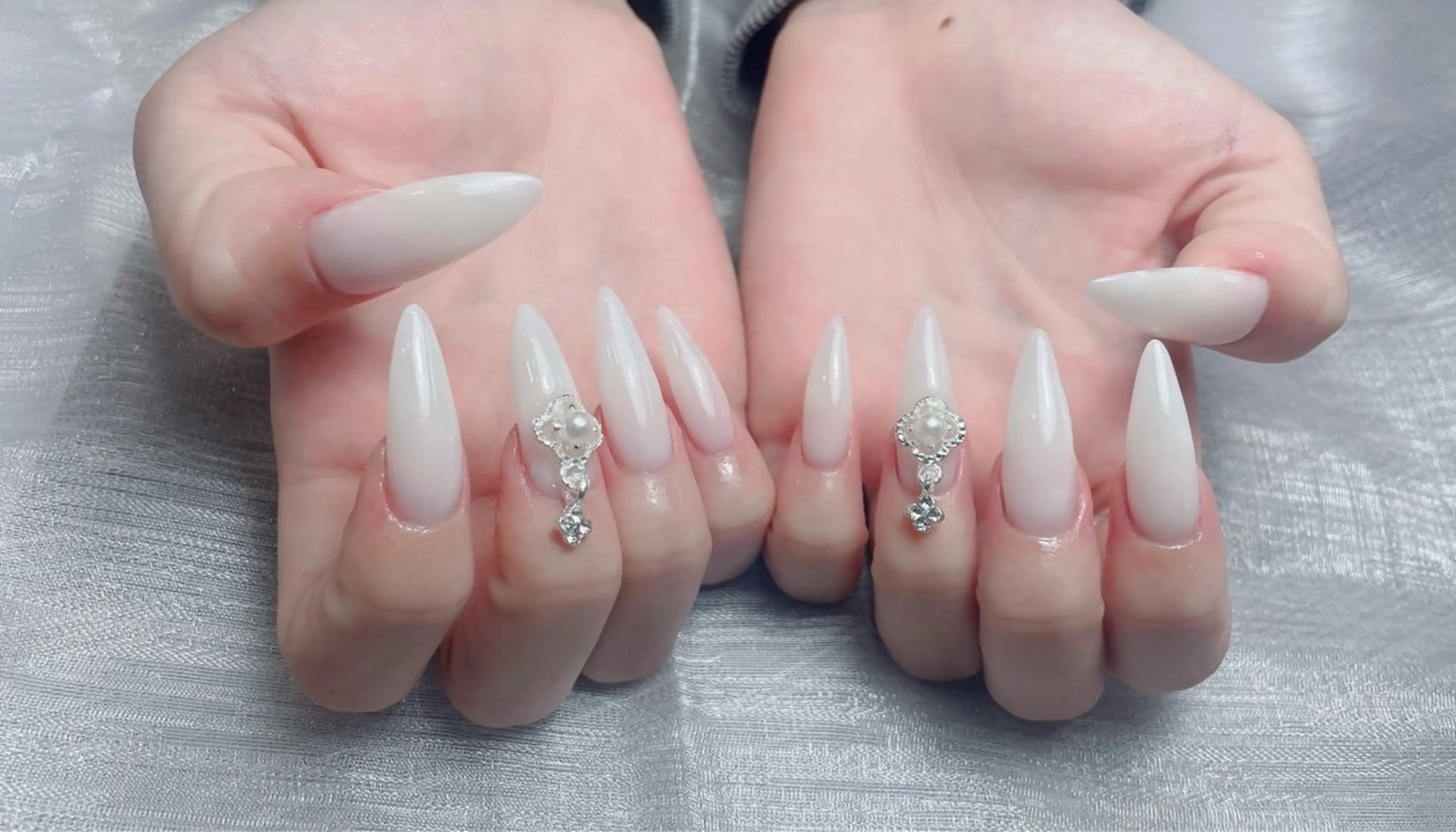 ネイル チークネイル 長さ出し フレンチネイル ジェルネイル ガーリー MEO NAIL(メオネイル)所属・MEO NAILのネイルデザイン