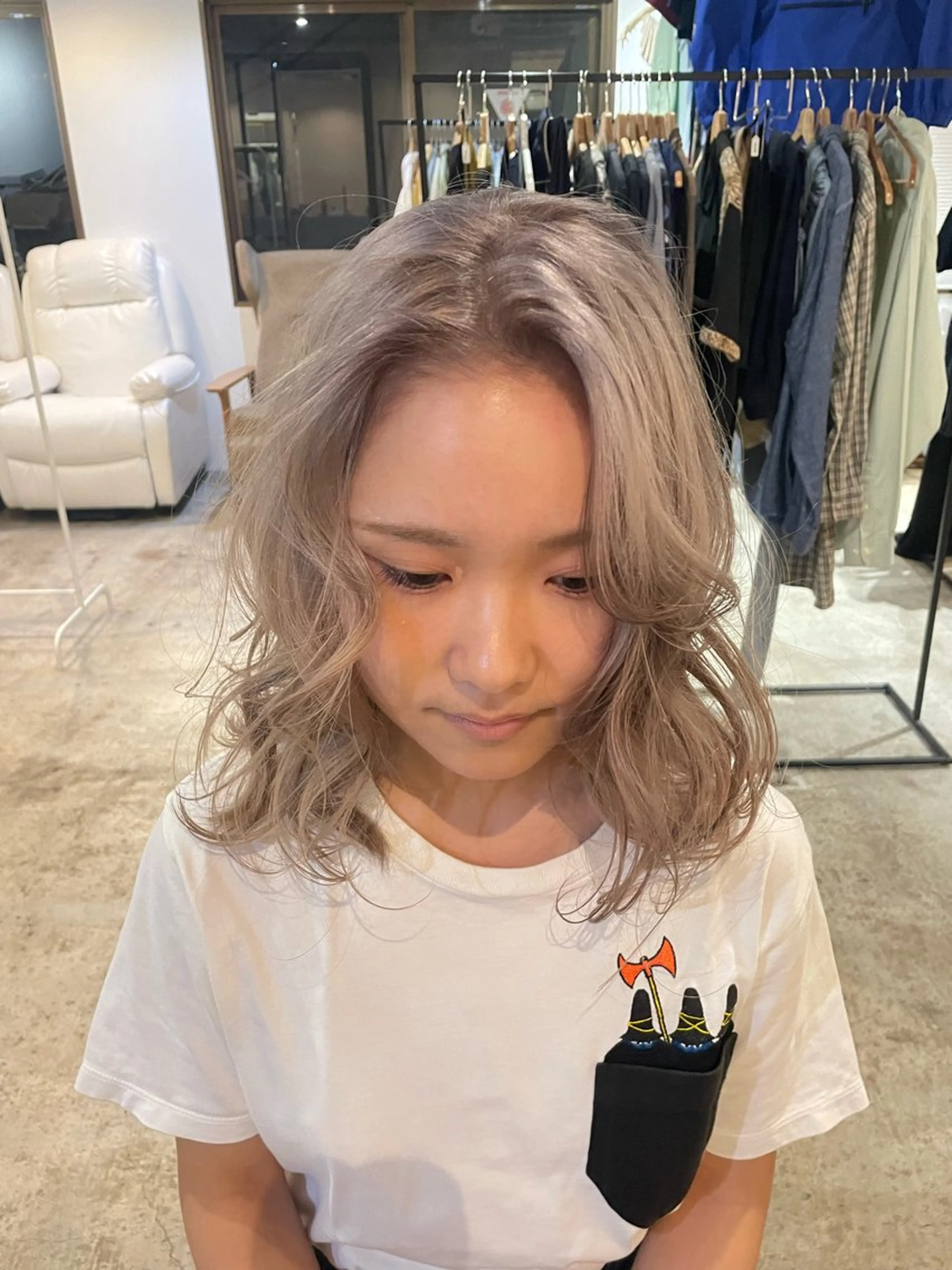 ミディアム カラー グレージュ ゆるふわガーリーst yle🩰yuukaのヘアスタイル