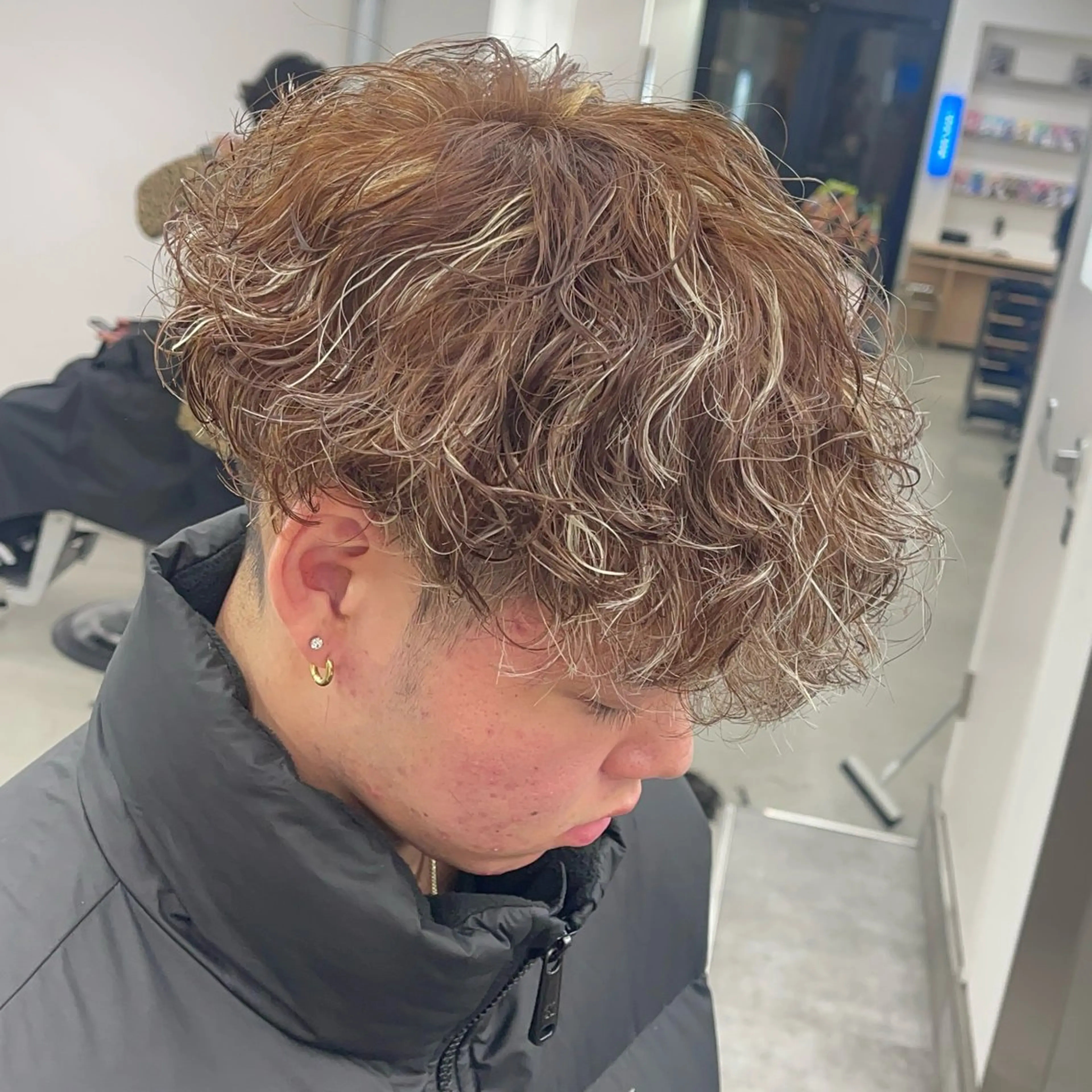 カラー パーマ メンズ カット ヘアカラー パーマ 安達 脩人のヘアスタイル