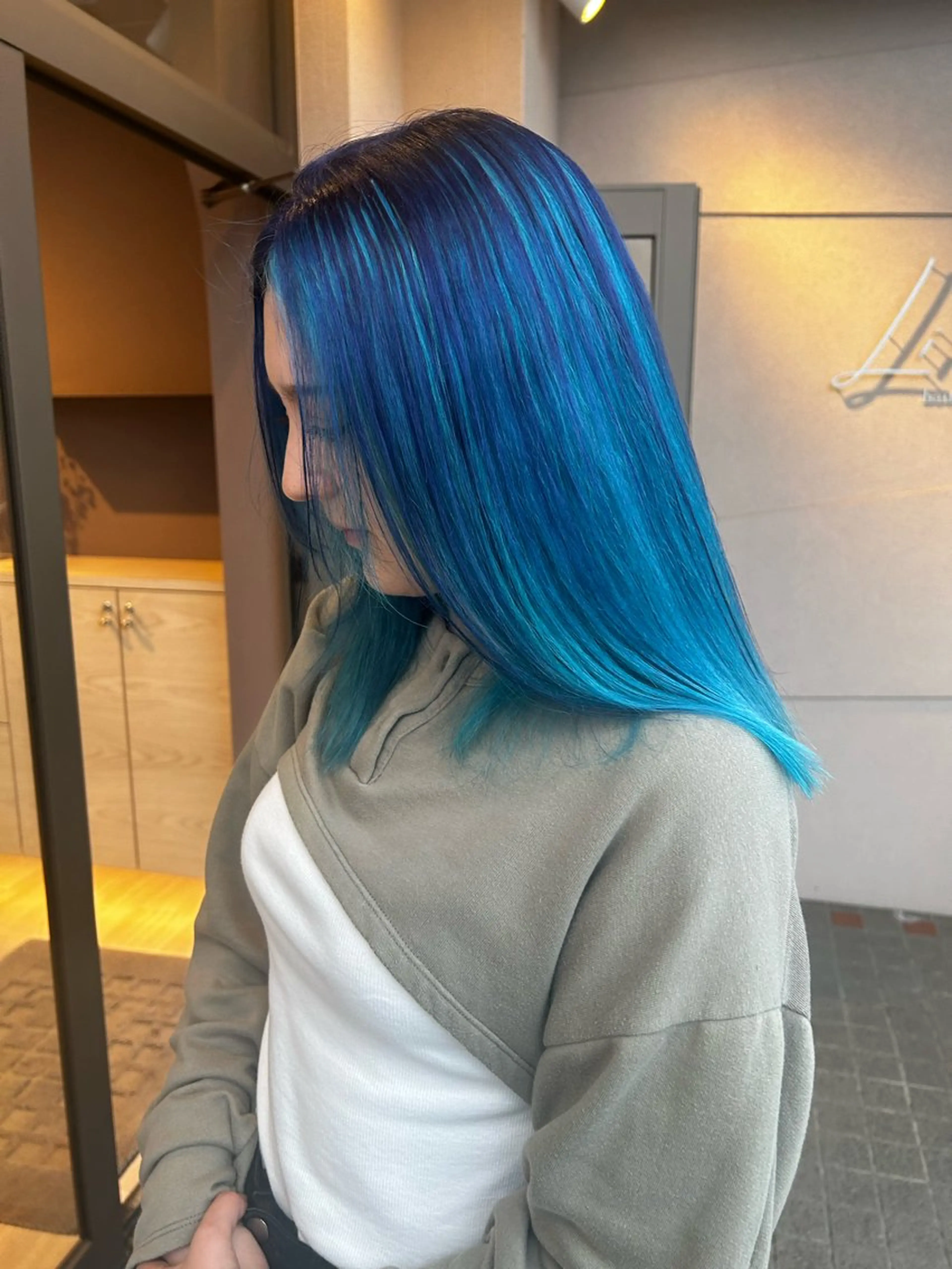 セミロング ヘアカラー Licol所属・髪質改善×ダブル カラー専門フリー予約のヘアスタイル