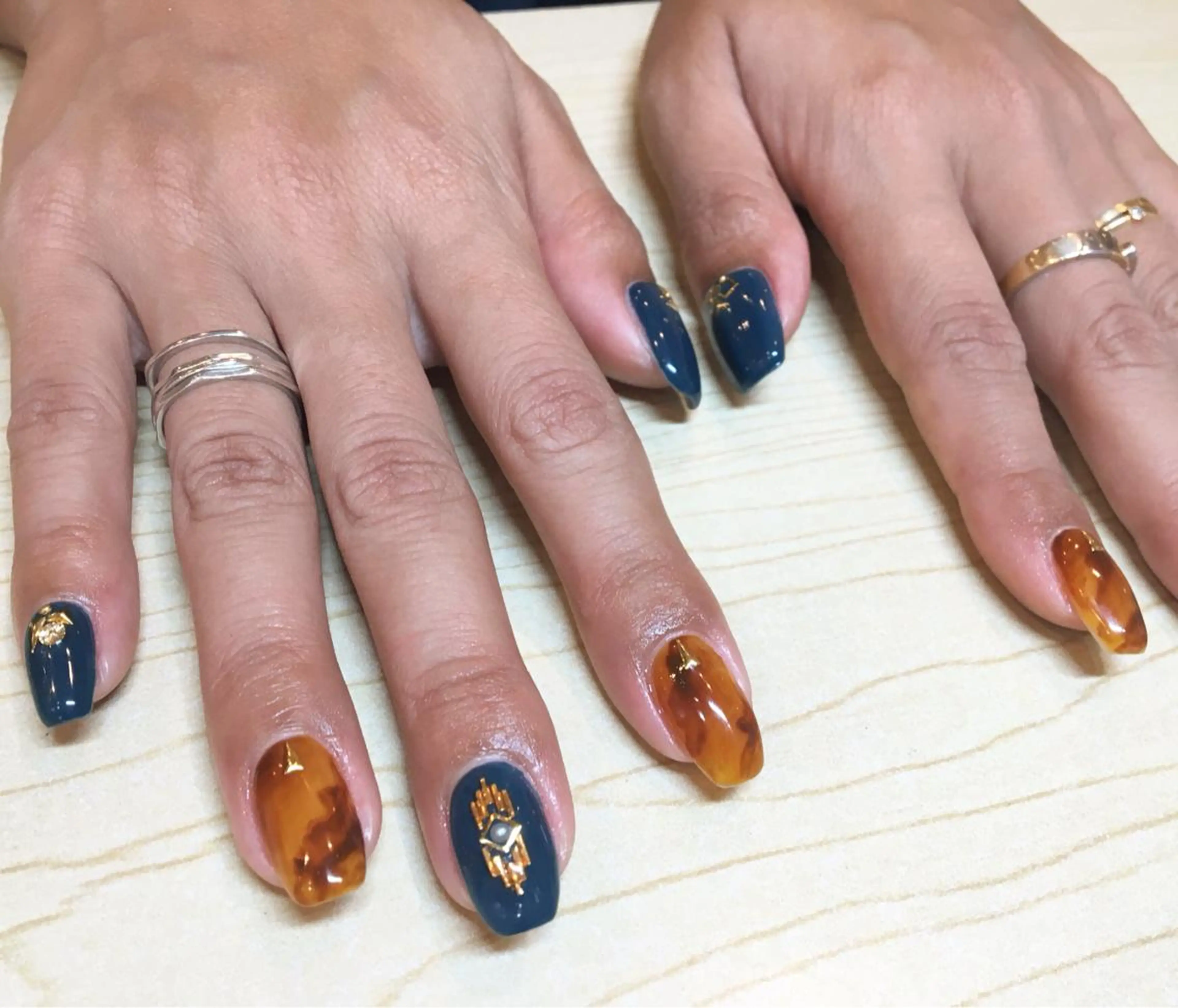 ネイル Nailsalon Charis.yuのネイルデザイン