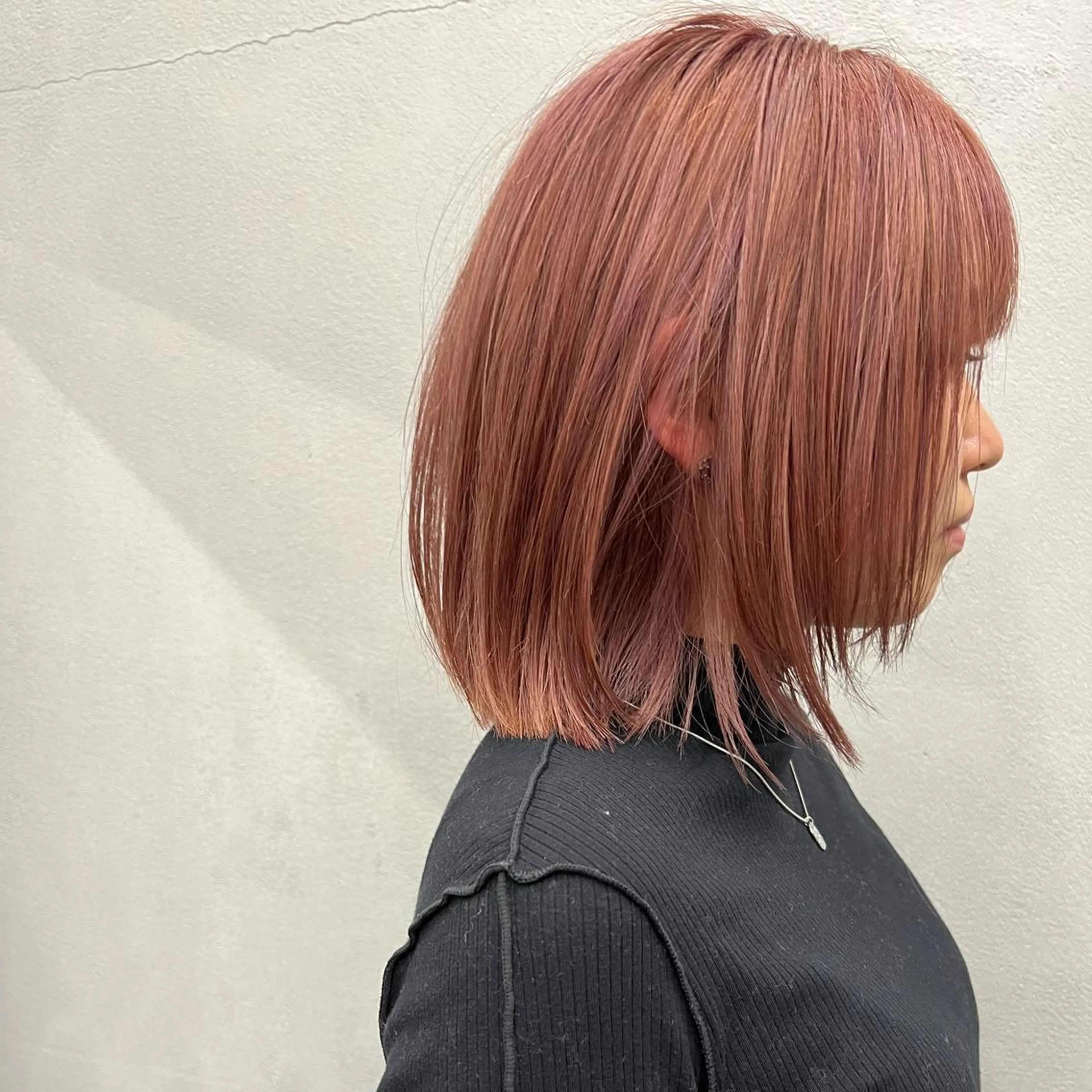 ショート カラー ブリーチ ピンクカラー カット ヘアカラー トリートメント お顔まわりカット🌱 emo.村松泉綺のヘアスタイル