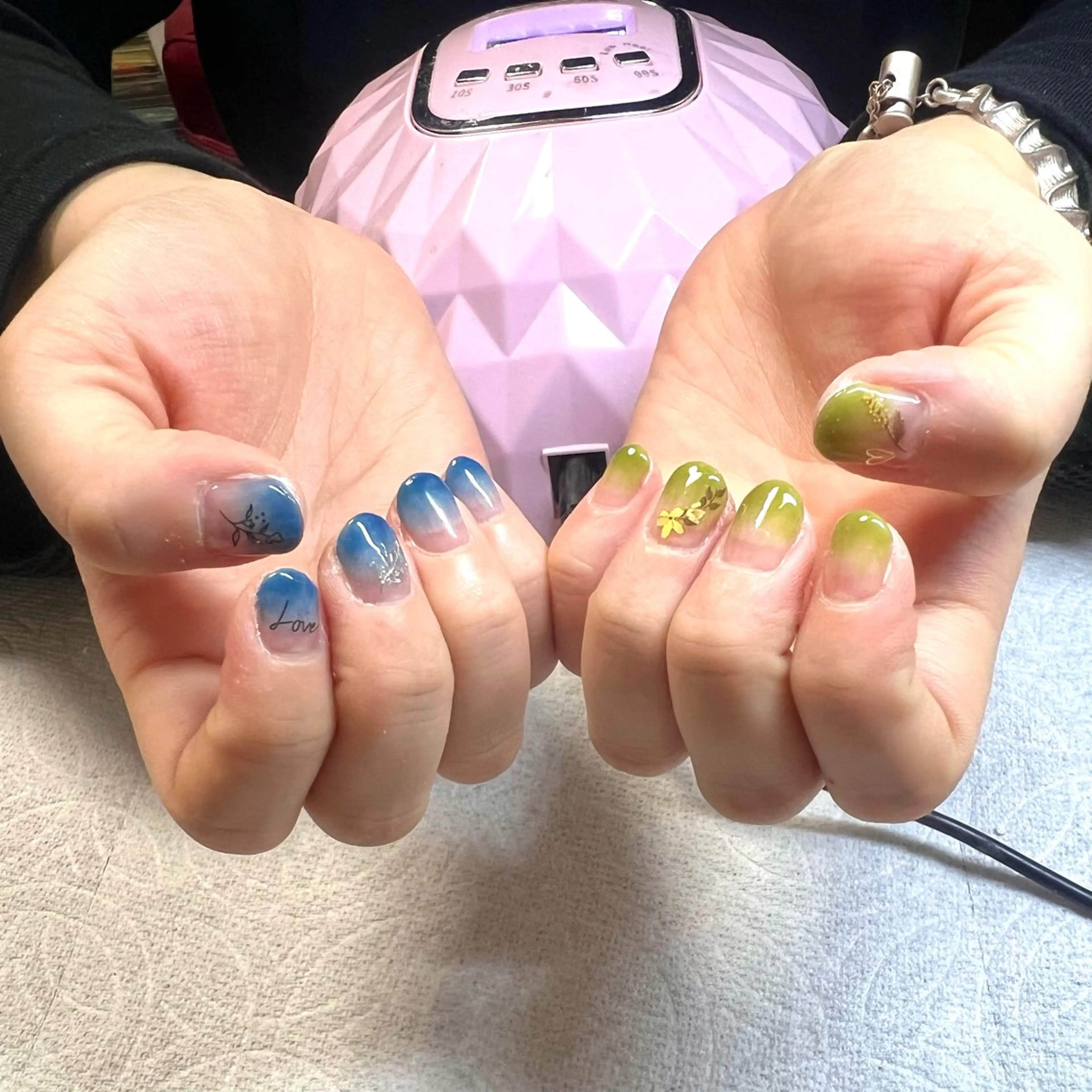 ネイル ブルー やつや ももかのネイルデザイン