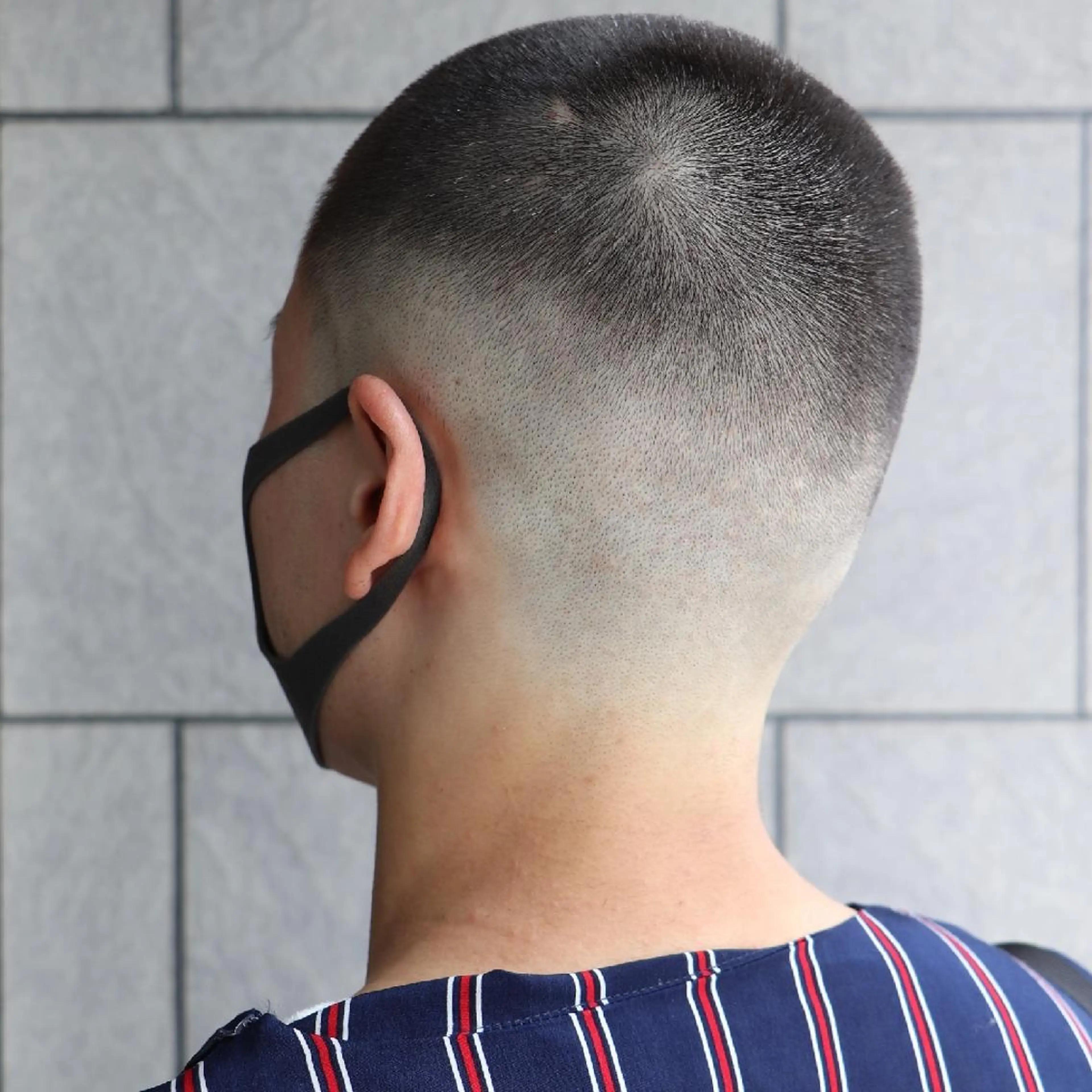 メンズ ショート ボウズ フェードカット スキンフェード 川端 智治のヘアスタイル