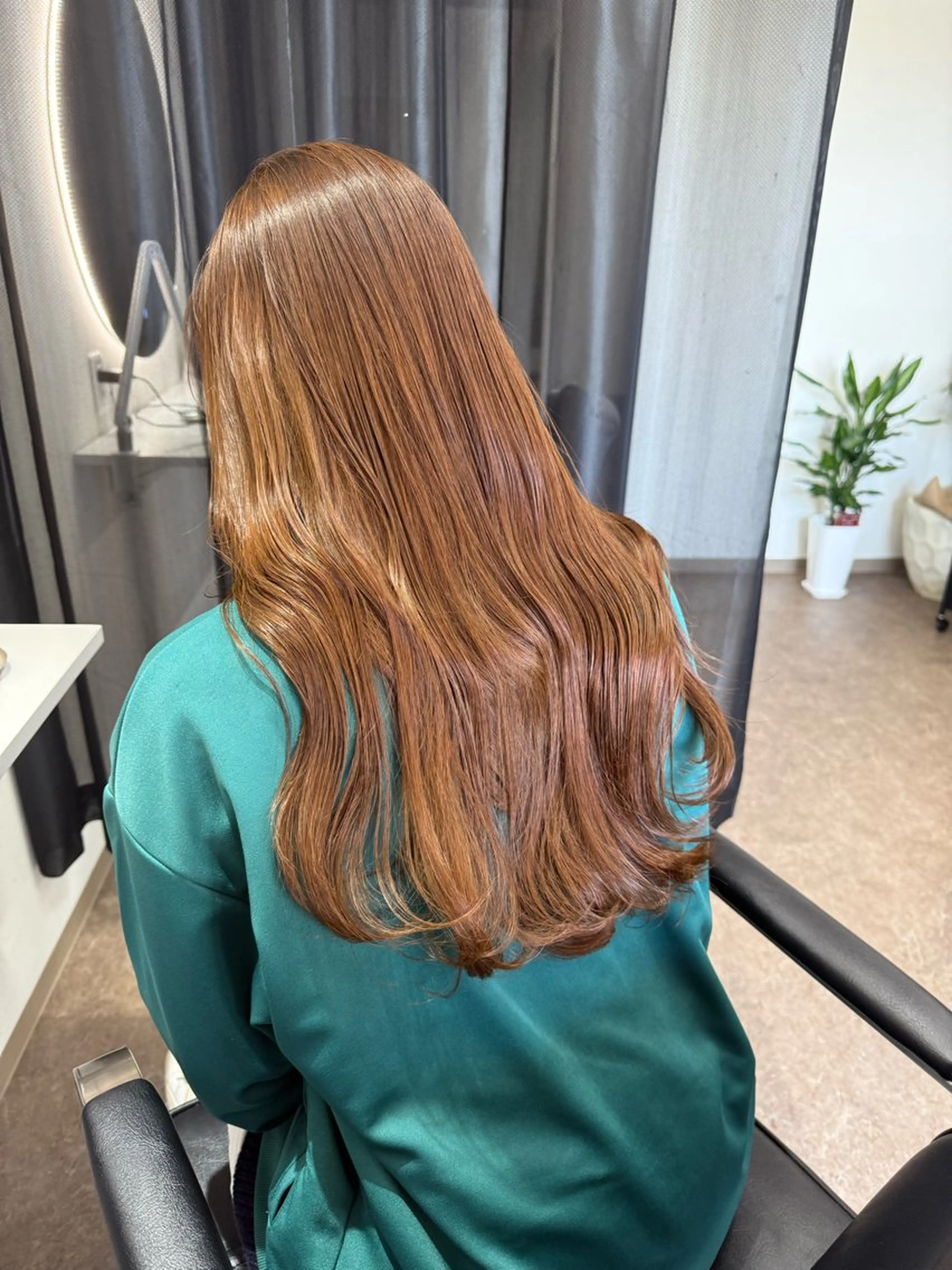 ミディアム ヘアカラー Licol所属・髪質改善サロン Licolフリー予約のヘアスタイル